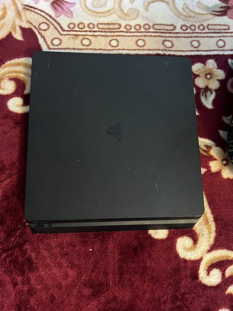 سلام عليكم بلي فور سلم اولاين كامل الملحقات ويا قرص مال سيارات سباق يخبل وبي لعبه بيس وكم لعبه ويا السعر 230 وبي مجال  (***********)
