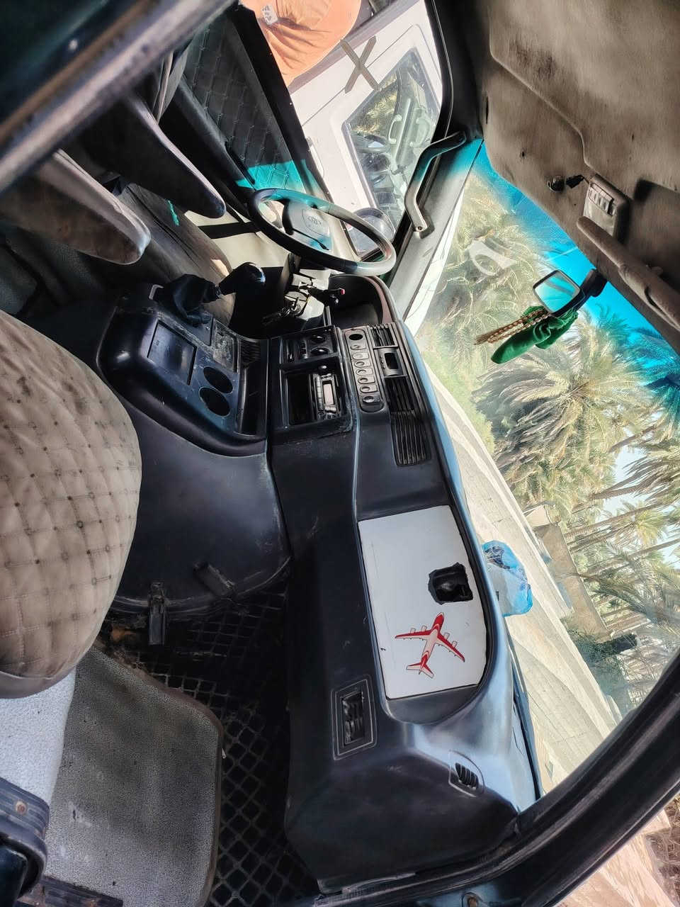 سلام عليكم ستانه موديل 98 رقم بغداد تعمير جديد سنويه صاقطه بل 19 راعيها بل قاسم يريد مداور مصفره هيئه ومرور مكينه بيها بخار كير جديد حداديه تخم تاير كله جديد مكان طويريج
 ***********
