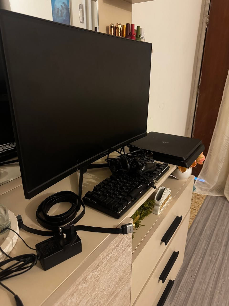 سلام عليكم بلي 4 مع كيبورد مع بلازمه جداً واضحه راح اخليلكم فيديو ماوس كيبل اجدي موضح ماوس ما استعمله طبعا. انا انطوني سعر بما يرضي الله شباب كلهن ما وياهن كارتون يعني تجي تاخذهن هيج
واخذوهم وهذا رقمي *********** مكاني البصرة قريب سوك التأمين
