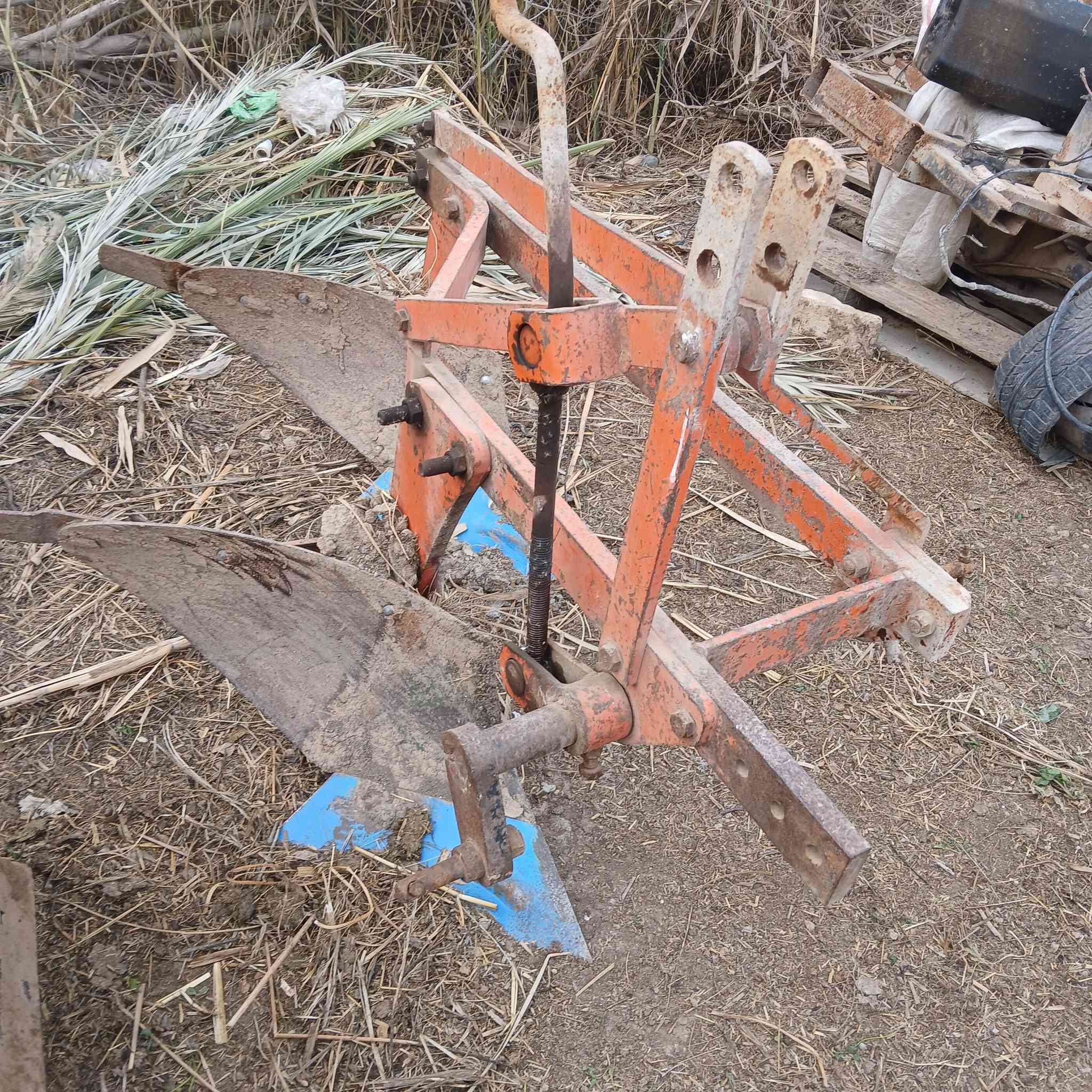 السلام عليكم كابوته ٨٦ جديده رقم انكليزي واسط باسمي اكسل شركه مامفتوح كير شركه مامفتوح  ستيرن باور المعدات ربراشه شركه +كليه شركه +فيدان شركه ديجر عمل حدادي المحرك مجفت جديد بعده ستندر *********** السعر ١٠ ونص
