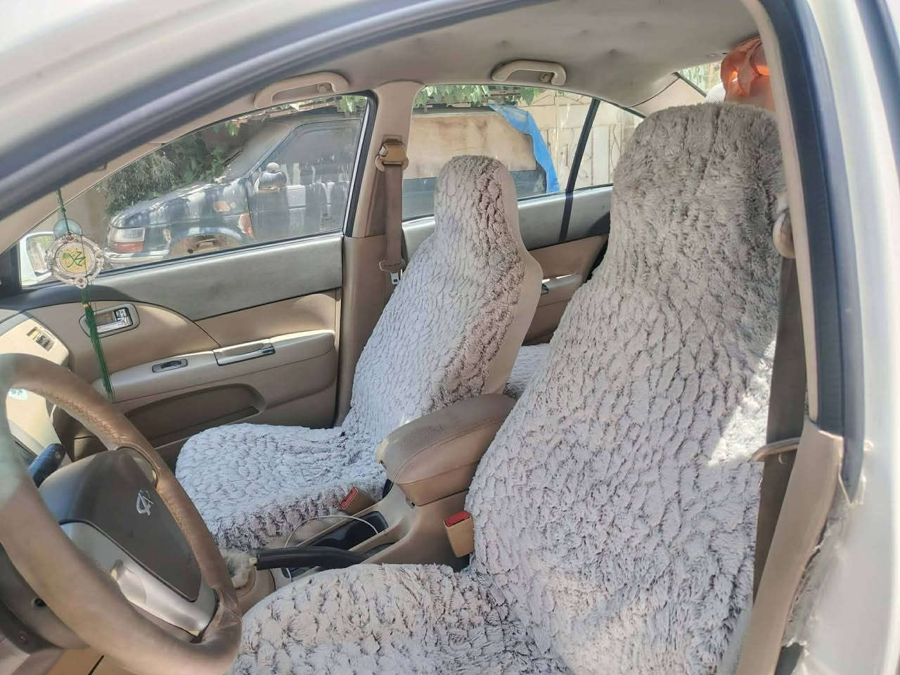 ***********
