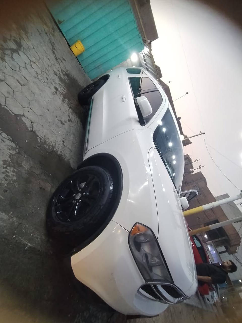 السلام عليكم دورنكو للبيع فول مواصفات للاخير ادوات ادوات دخول جديد كفاله عامه من الكص والعشائر والانتر بول هواي بيها مواصفات كلشي بيها شغال مكينه 8 سلندر هيمي مديل 2013 احلا من الصوره بعد السعر 90 وبيها مجال بسيط والشراي يدلل *********** المكان البصره
