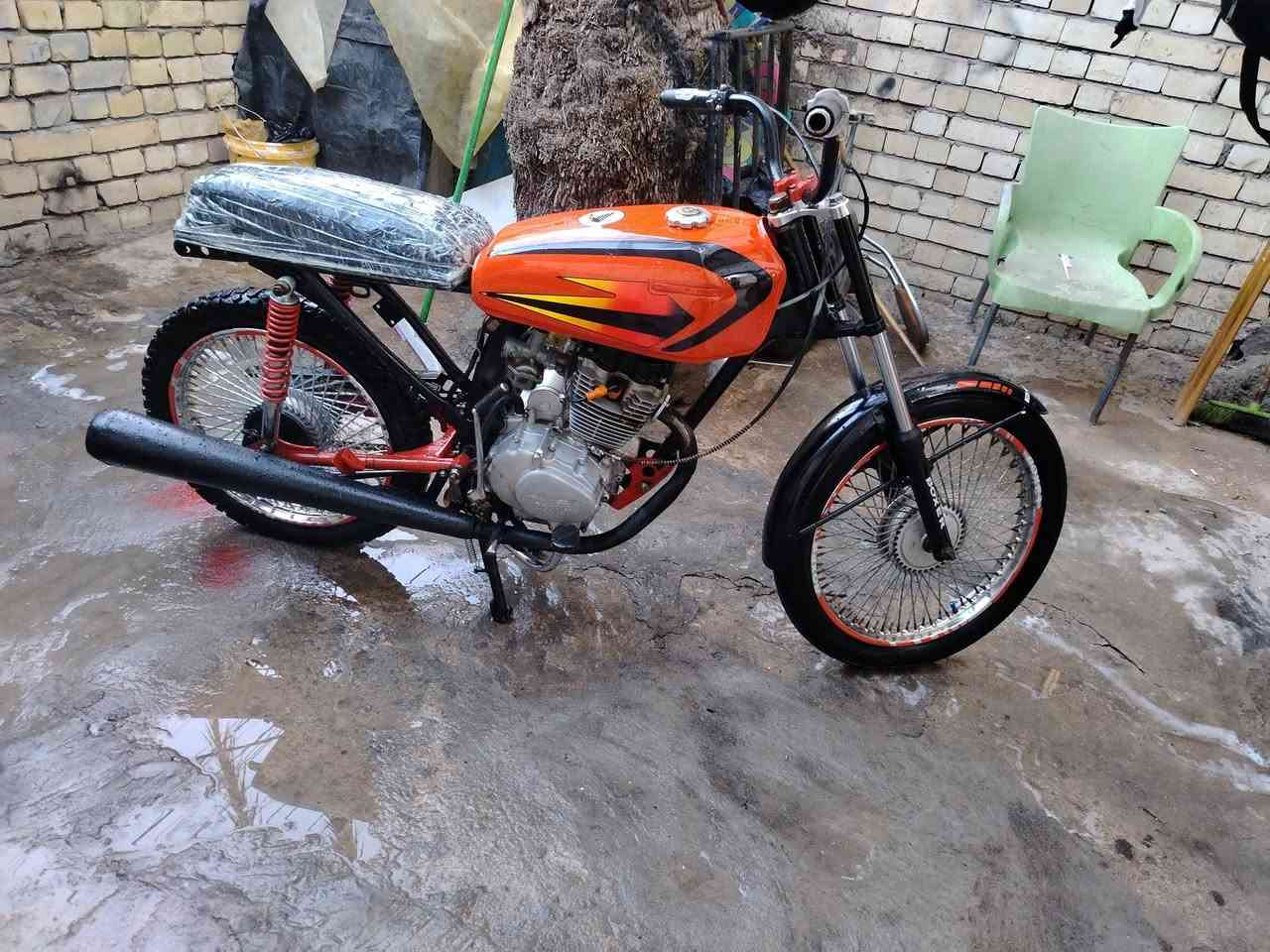 للبيع  دراجه شغاله هندر مكينه خمسه كير يرادلها تفيلس.  مجفته جديد وياله جدد  غراضها الصفحيلت وسيبايه موجوه قيم بل اليرضي الله  مكاني بغداد حي الجهاد
***********
