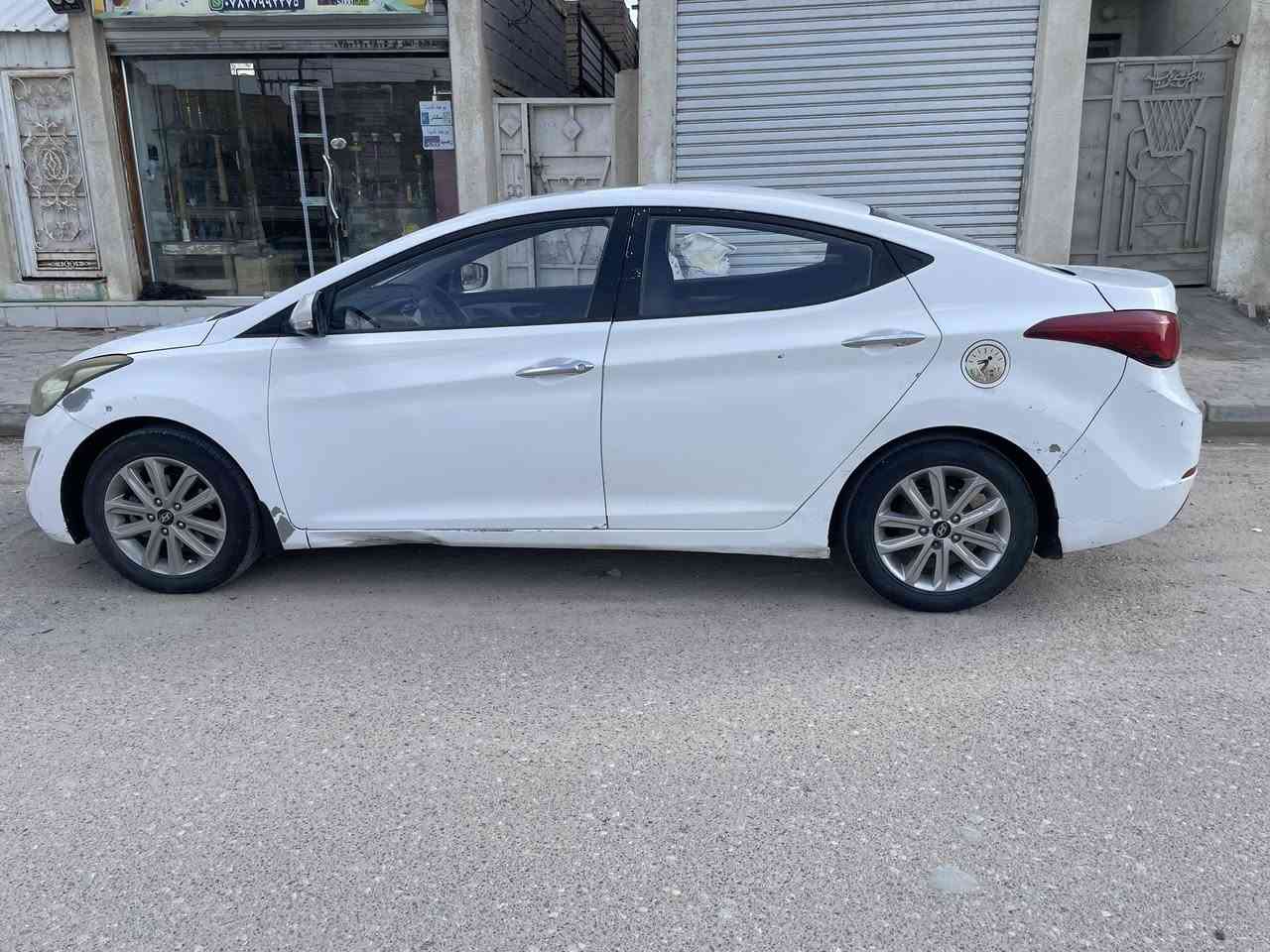 السلام عليكم النتراء مديل 15 خليجي فول مواصفات ما عده البصمه مكان سياره ناصريه مركز منطقه الشوفه 
السعر 120 وبيها مجال سياره بيها قطعه وحده تبديل بنيد 
لا ضربه ولا اي شي تبديل بنيد فقط وبيها بارد جاملغ خلفي  والباقي كدام عينك محرك 1800 دوش لا تنقص ولا تبخر كير وحداده وتخم تاير خير من الله تبريد ثلج مسويه بلحله 
مختصر الكلام سياره ما عوزها غير تربت دوشمتعا ودعاميات فقط ترتيب ما فارق الهن رتبهن شراي فقط يتصل رحمه والديك كلشي كاتب الك لا تسالني عن شي 
فتحه قماره شاشه كامره اشاره مرايه تبريد خلفي بلوتوث كامره خلفيه كلشي كاتب الك اتصل على سعر وتعال فقط 
*********** احمد
