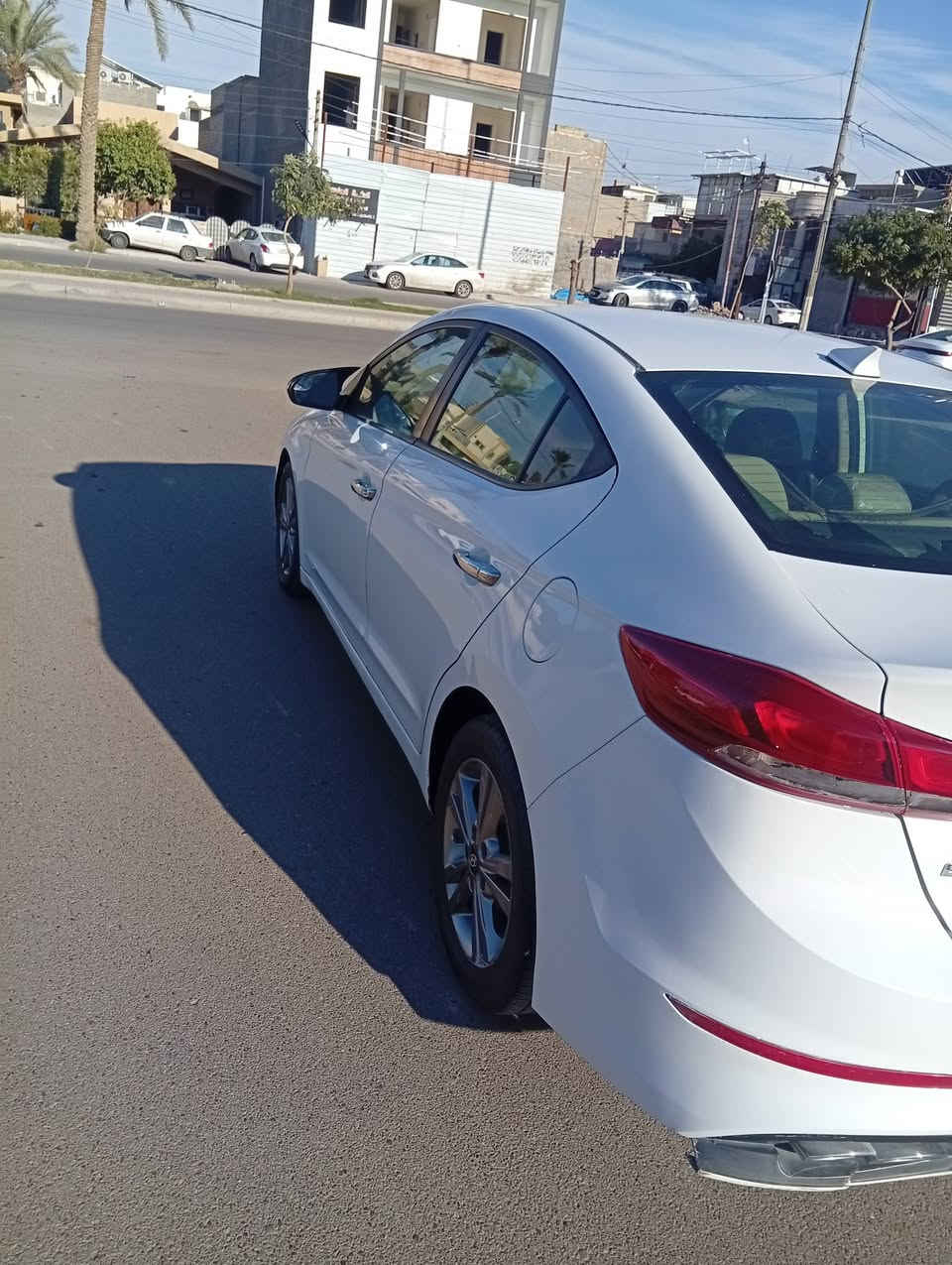 النتره 17 امريكي حدثها جملغ يمنه السياره بيها قطقتين اثار تكشير مكان السياره بغداد *********** ,110وبيها مجال
