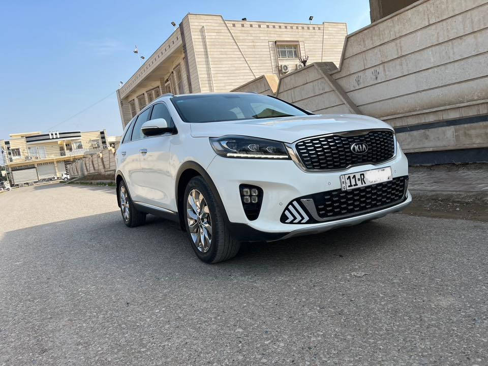 كيا سورنتو خليجي 
رقم بغداد الماني بسمي 
موديل ٢٠١٨ شكل ال٢٠
لون ابيض 
دبل شباك شكل الجديد 
٦ سلندر ٧ راكب 
فوووووول مواصفات بدون فتحة 
بصمتين: تشغيل وتقفيل 
بردات خلفية اصلية 
الباب الخلفي كهرباء 
كامرة دوارة اصلية 
مري شفط مع القفل 
حساس امامي وخلفي 
شاشة كبيرة اندرويد 
نظام ايكو درايف 
كشنات جلد اصلي لونين 
كشنات ٢ كهرباء 
كامرة دوارة اصلية 
مري شفط مع القفل 
حساس امامي وخلفي 
تبريد ابيانو لمس 
تبريد ٣ قطع ثلج 
تحكم استيرن فول 
حاكية : ابلوتوث: اوكس 
كيجات السرعة زئبقية 
شاشة الدشبول الكترونية 
اضواء ترحيب بليدات 
جي: بي: اس خرائط طرق 
علامة سورنتو بلدوسة 
لد امامي وخلفي 
لايت زنون اصلي 
لايت لد٥ عدسات اسود 
مانع انزلاق وانحدار 
يدات نيكل اصلي 
اشاير بلمري 
ويل اكروم ١٩
تخم تاير جديد
ماشية ٧٩ 
كير ومكينة وصدر وحدادية وتبريد كفالة عامة
بدون ضربة وتبديل واشخوط وبارد وصبغ مكفولة عدى رصعتين صغيرة فقط والسونار موجود جديد 
سيارة نظيفة وجاهزة مابية اي نقص 
والسونار داخل المنشور 
السعر ٢٣٣$
***********
