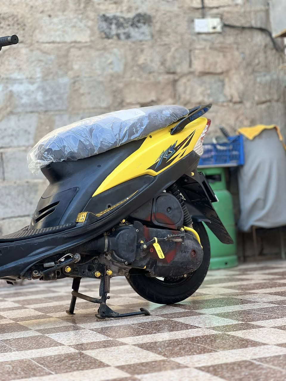 سلام عليكم ماكس عدله 120للبيع   دراجه كلها بلادي بوشه 49بلادي لدراجه جديده مال رمبه
ملاح كدامكم صلف نكره وحده بدون مادوس بانزين هندر واحد كهربائيات كله شغاله مابيه كلوب مايشتغل كل شغال تايرات جدد مكاني انبار فلوجه رقم الهاتف ***********واتساب متوفر
