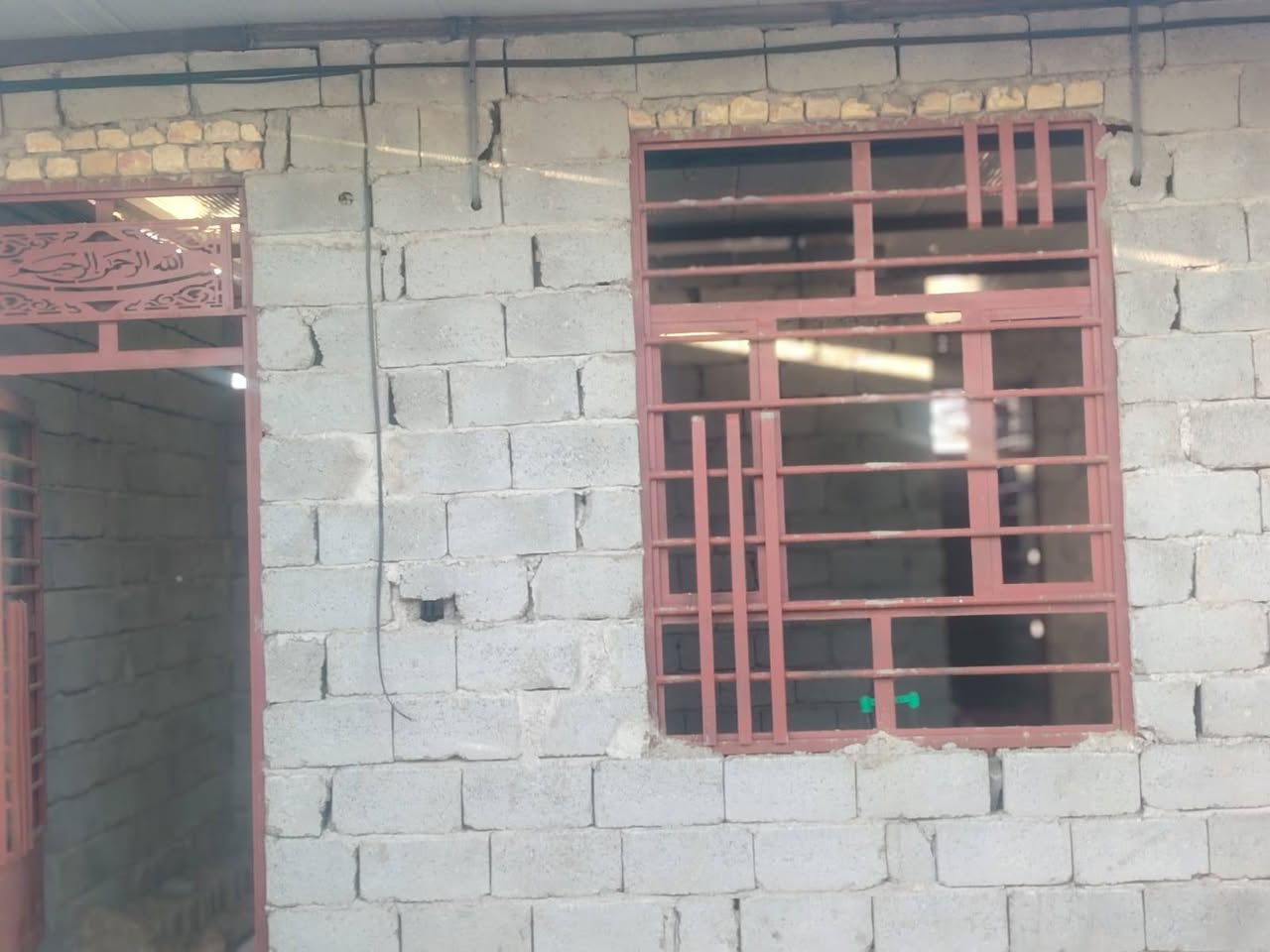 سلام عليكم بيت زراعي 200متر يحتوي عل غرفتين وصاله ومطبخ وصحيات داخلي وخارجيه وماسس ميه وكهربا ومجاري المكان بابل اسكندريه شارع محطه الصقور الستفسار اكثر هاذا رقمي ***********
