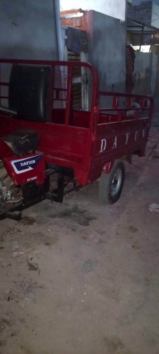 سلام عليكم ستوته للبيع جهزه كلشي شغال بدون اوراق اتكفل من سرقه ولعشائر مكنه بغداد  المدائن الورديه سعر 600وبيه مجال  ستوته معمره جديد الاستفسار ***********
