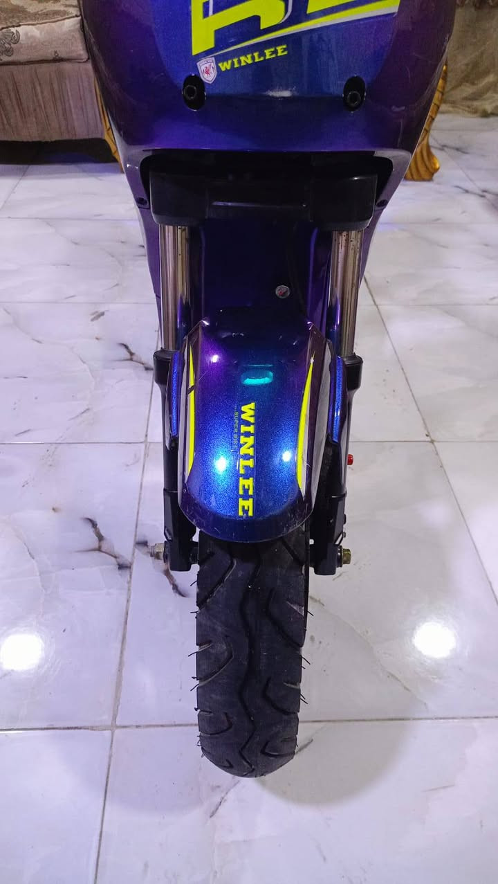 سلام عليكم  ار9كلشي نظيفه وكامله كلها شغاله لون مميز بطاريات حجم 22كلهن نظاف وقويات لا مايعات ولا متفوخات شاحنه اصليه سعر 380بصره نواب ظباط مقابل مستشفى العسكري ***********
