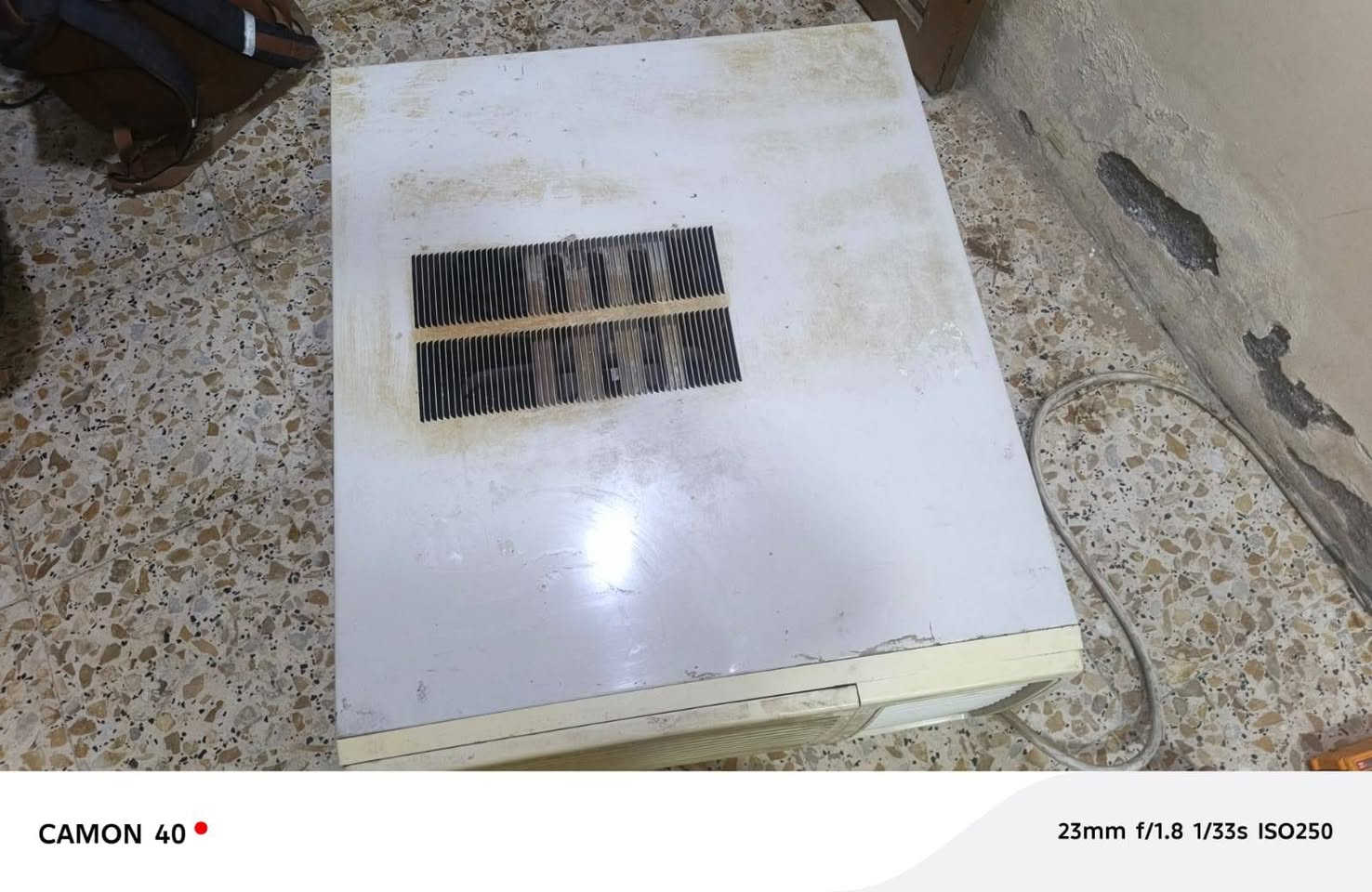 السلام عليكم مكيف للبيع *********** شغال كامل
