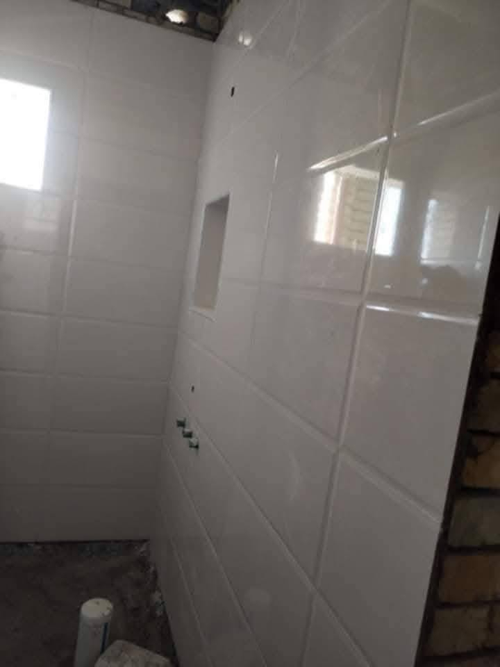 سلام عليكم خلفه سيراميك جدران ارضيه شغل درجه اولى وشرط شغل يكون عل ليزر  متفرغ حاليا وسعار مناسبه مكاني بغداد البياع *********** بيه واتساب هم
