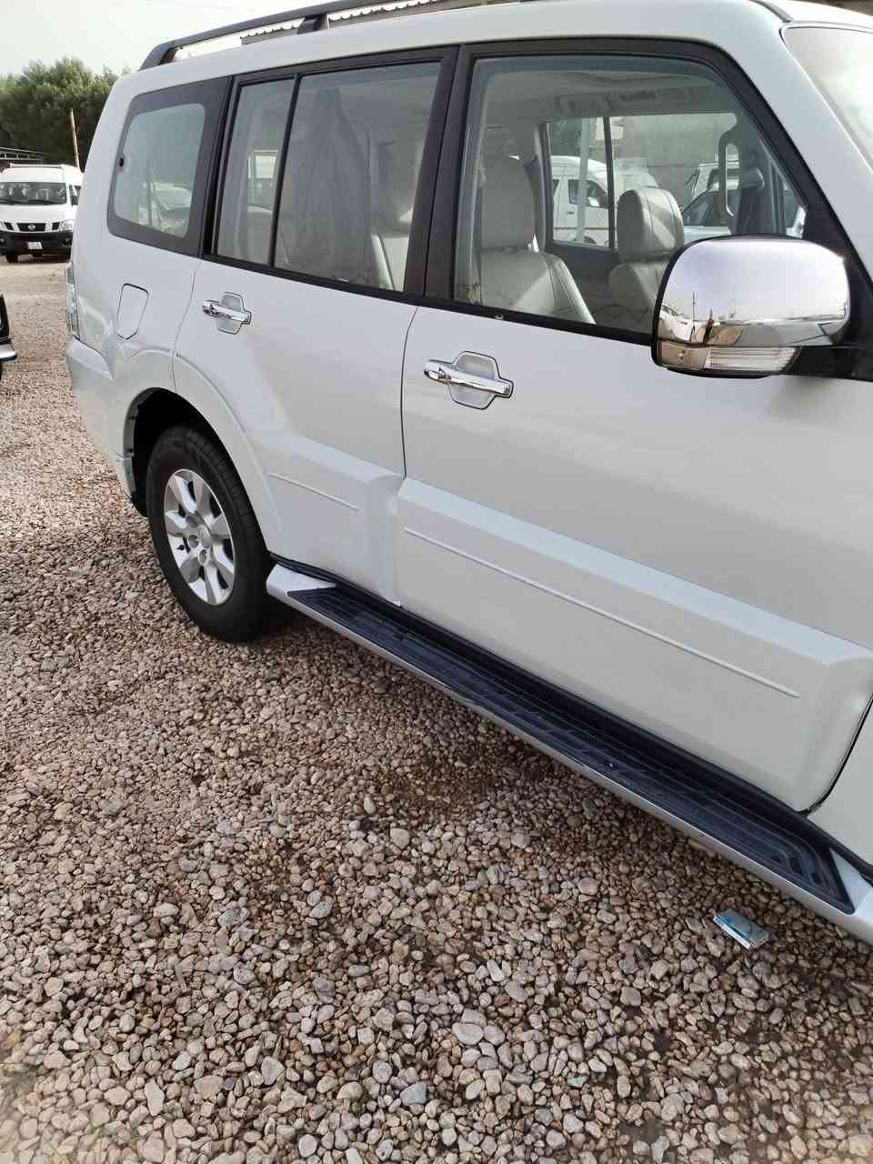 باجيرو 2014 حبتور رقم بغداد مكانها كربلاء المقدسة الاستفسار ***********
