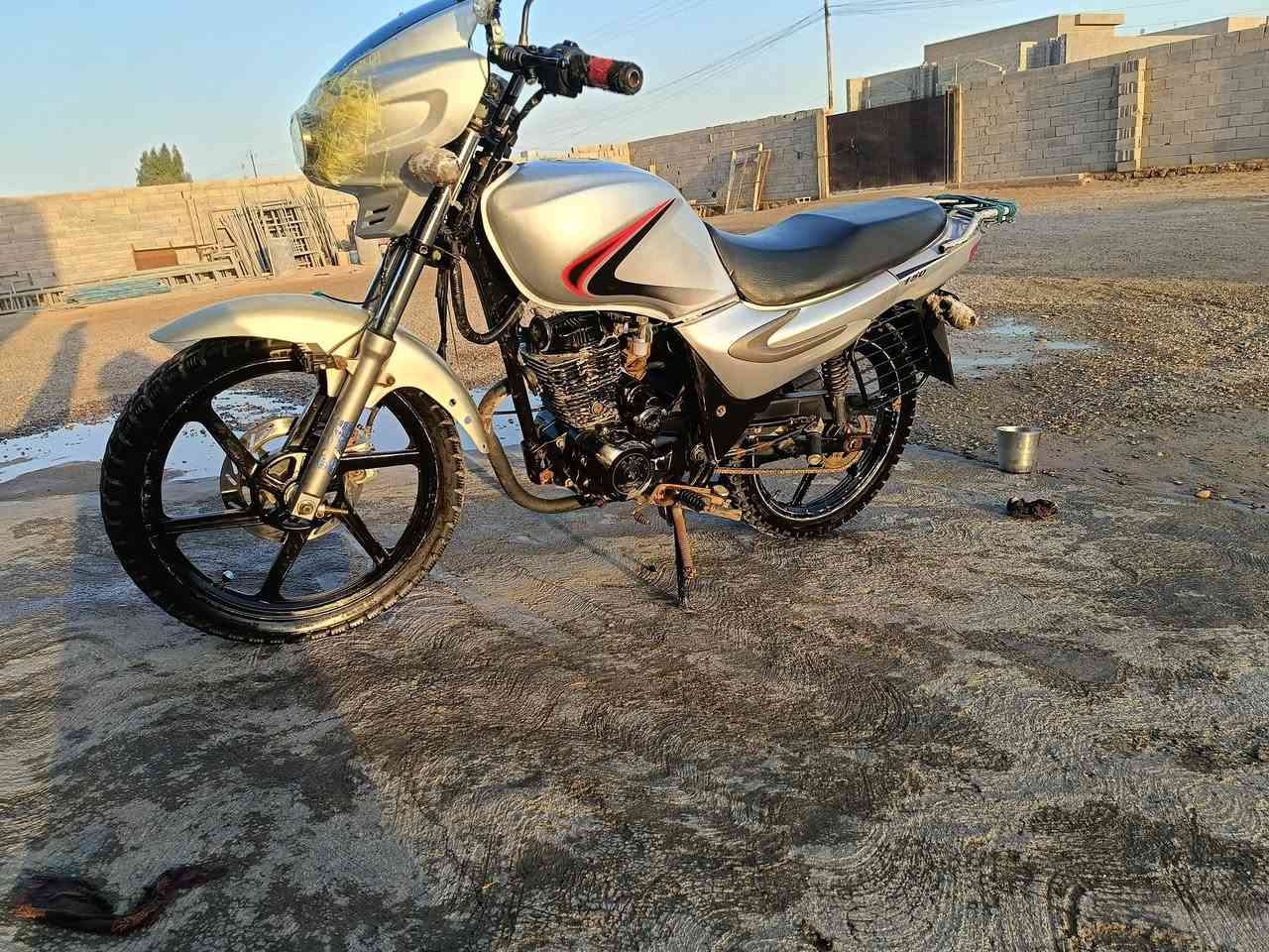 سلام عليكم سايم موديل 2017للبيع سعر 700وبي مجال للستفسار رقم ***********مكان رمادي ملعب
