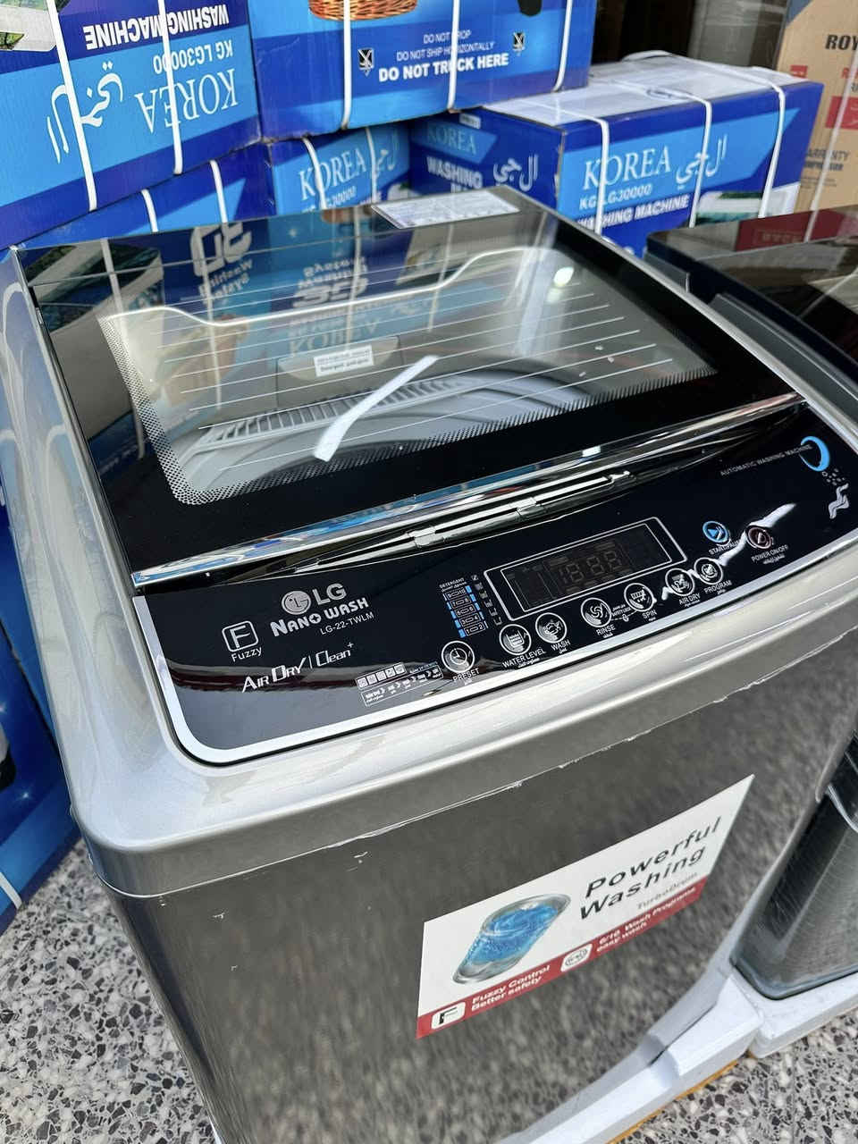 *🎉 تخفيضات بداية السنة 🎉*
*غسالات LG - الأفضل دائما 🛍️*
*توصيل مجاناً داخل بغداد 🚚*
*ضمان لمدة سنتين 👍*

*🔥 الأحجام والأسعار 🔥*
- *18 كيلو*: 375 ألف دينار عراقي 🔥
- *20 كيلو*: 425 ألف دينار عراقي 🚀
- *22 كيلو*: 450 ألف دينار عراقي 💥
- *30 كيلو*: 490 ألف دينار عراقي 🔝

*شركة الجامعة لتجارة الأجهزة الكهربائية 🏢*
*📞 للحجز والاستفسار:*
***********
***********

*⏰ سارعوا بالحجز قبل نفاذ الكمية
