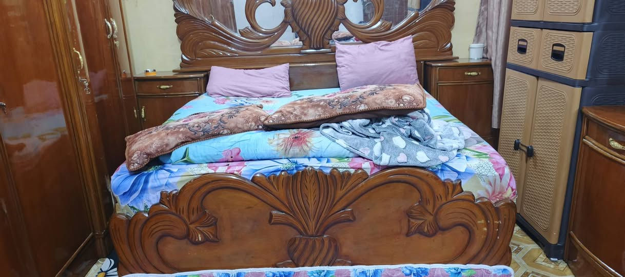 سلام عليكم غرفة نوم عراقي صاج داخل وخارج 6بيبان الغزالية شارع مركز ***********
