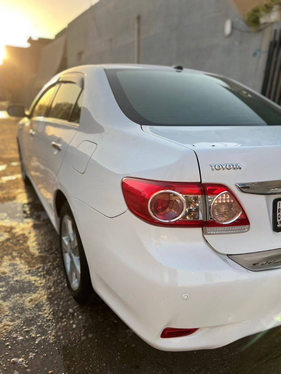 مۆدیل 2013
هەتابلی جوانە مالای دۆستە
یەک جاملخی لای سەکنی سبوخە
یەک درگای لای سەکنی بەبیلاد  گۆراوە
سندوقی بەبیلاد گۆراوە بی جەمپ
یەک بەست ساردی هەیە 
سەنەوەی هەتا 29تازەیە
گیر مەکەنە بەشەت ئەوەی جدکەی تینەبیت
تایەوویل لۆکە
***********٨
شوێن هەولیر أربيل, العراق
