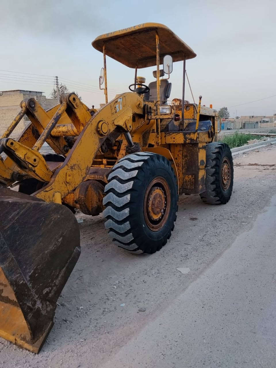 سلام عليكم شفل  70البيع موديل 82   سجينه جديده  بريك اربع وياله مكينه خير من الله    مكان بغداد رقم ***********
