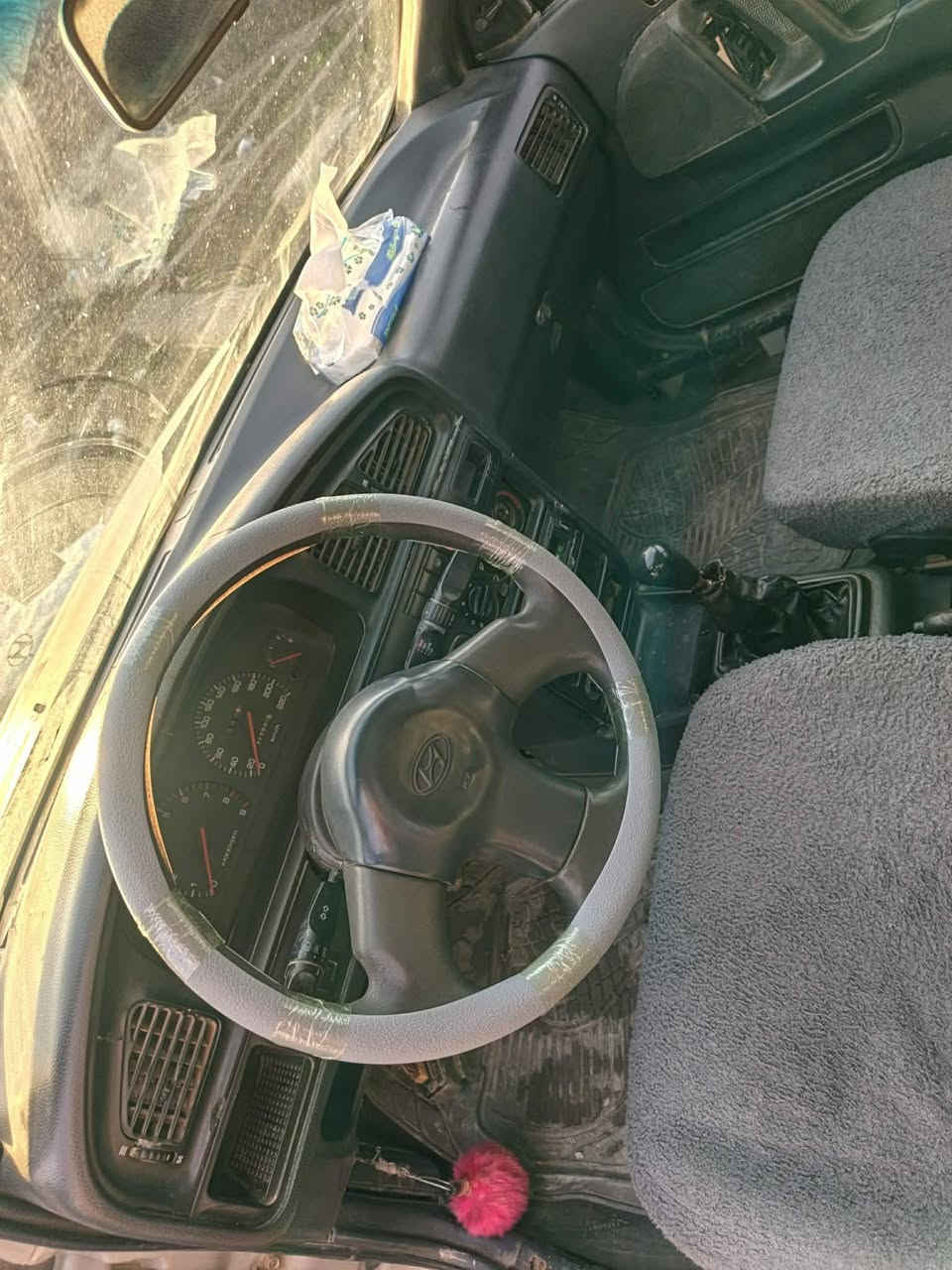 السلام عليكم النترا دمعه للبيع شرط كير محرك رقم كركوك سنويه ٢٧ تريد تحويل تريد وكاله سياره مال جناي السعر ٢٤ وبيه مجال قليل او مراوس حسب القناعه الاتصال علا ***********
