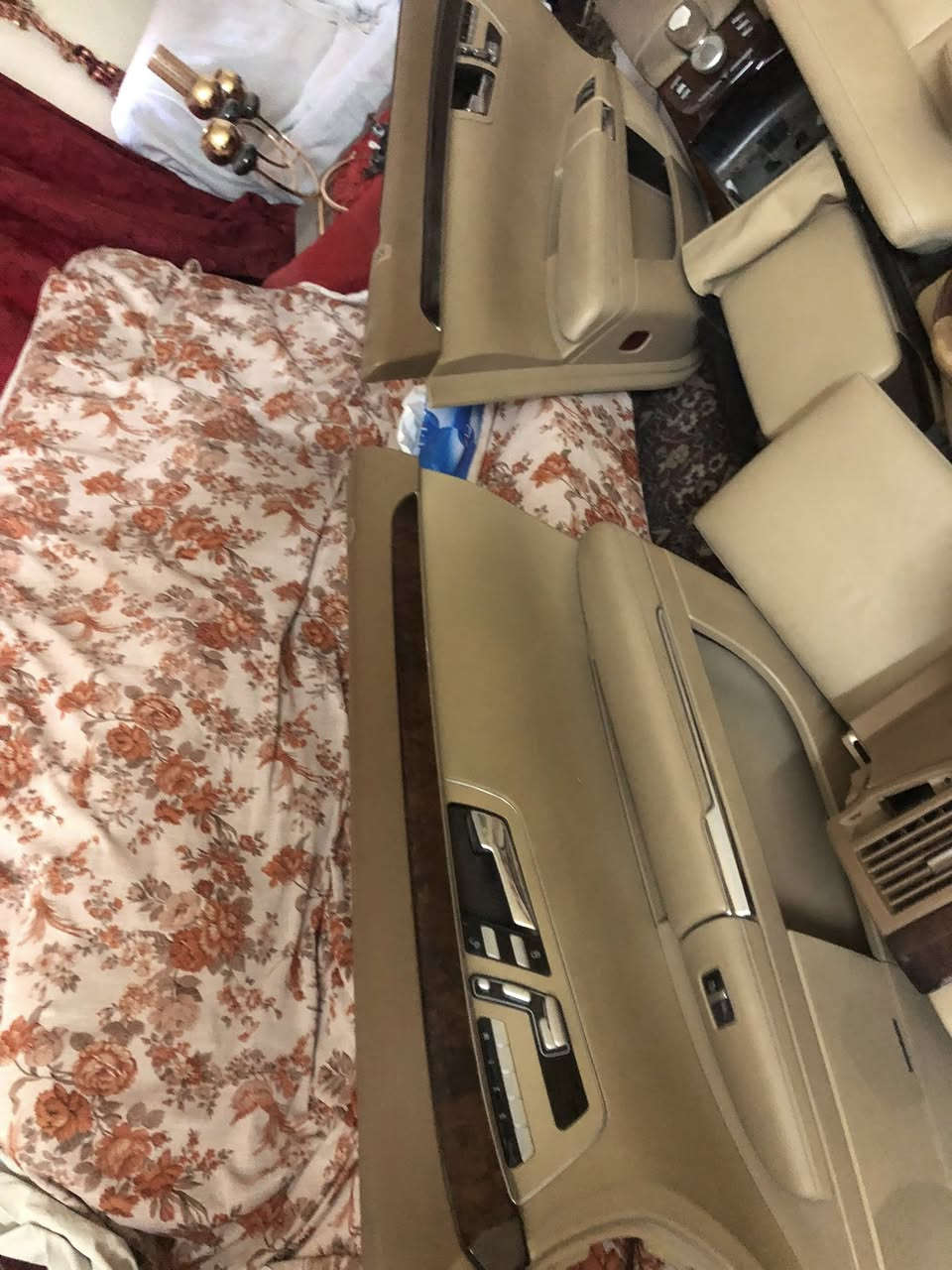 للبيع غرفة مارسيدس كاملةاللون بيجي وارد خليجي طويل W221 موديل ٢٠١١  السعر
١,٠٠٠,٠٠٠٠

***********

***********
