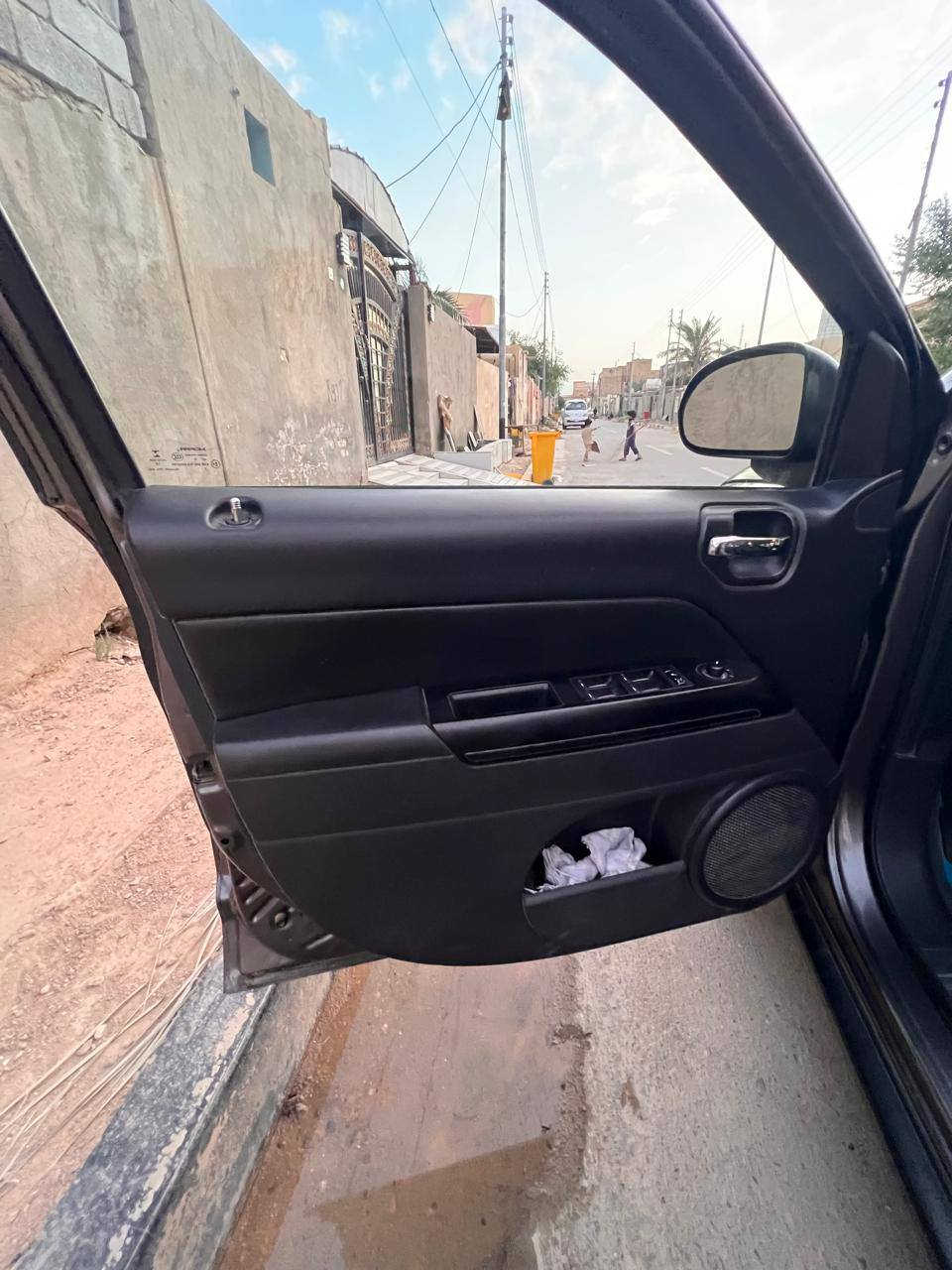 السلام عليكم (جيب كومباس) 2016
بيع مستجعل
او مراوس
سياره جاهز
دواخل على وضع شركه
مكينه كير شرط لفحص
تخم تاير
فتحه سقف
تبريد حدادايه
جهازه مال جناي
شرط تفحص وترايك وين مكان
وبيها امكان صبغ مواضحات بنشر بدون تبديل ولا ضرر...
مكان سوق الشيوخ ناصريه
لللاتصال ***********...
السعر 105....  وبيه مجال حك جيه..
