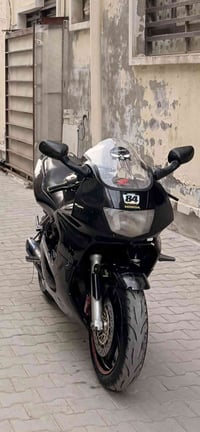 شباب عندي CBR 600  F3  مكينه مفتوحة وعلى الفحص شرط جيب فيتر وتعال دراج...