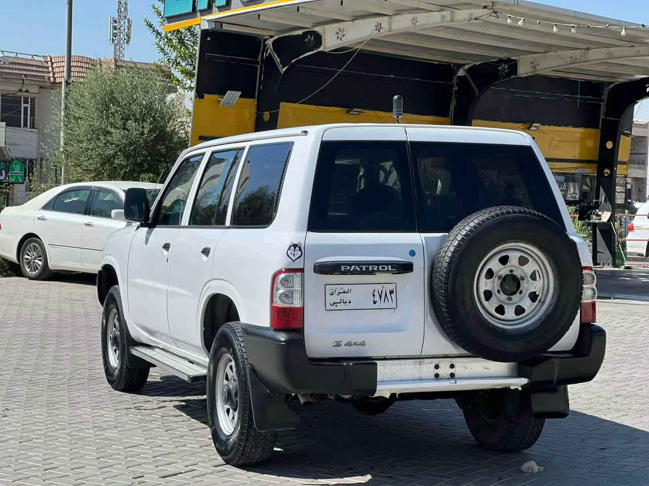 نیسان پاترۆل٢٠٠١ ئارمی پلاستیک سلێمانی
دوو پەلە بۆیاخی هەیە 
گێر مەکینە ئەکسل بە شەرت
سەیارەکە مالی دۆستە 
٩٣$ و مەجال  شوێن سلێمانی
***********
*********** السليمانية, العراق
