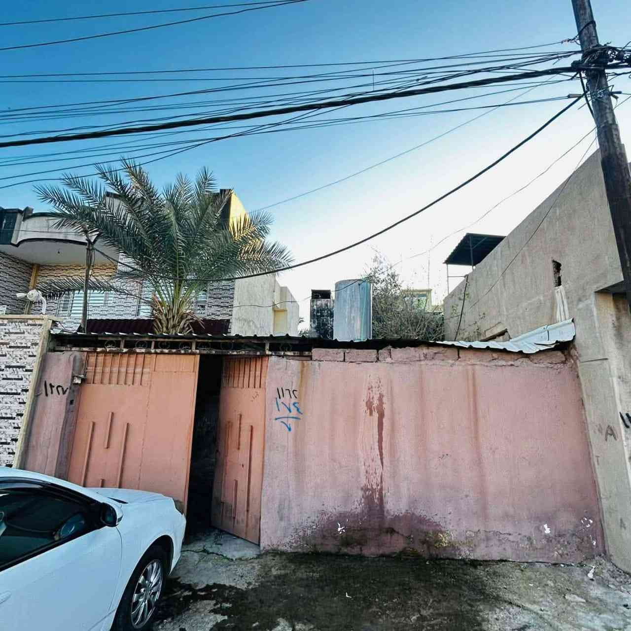 السلام عليكم
🏡 دار للبيع بحساب أرض
📍 الموقع: حي القاهرة – قرب جامع الحسيني

✨ تفاصيل الدار:
• المساحة: 250 متر
• الواجهة: 7 متر
• السعر للمتر: 700 ألف
• الحالة: بحساب أرض (بناء بسيط)
• مكون من: غرفتين + هول
• عدد الطوابق: طابق واحد

📞 للتواصل والاستفسار
***********
***********
