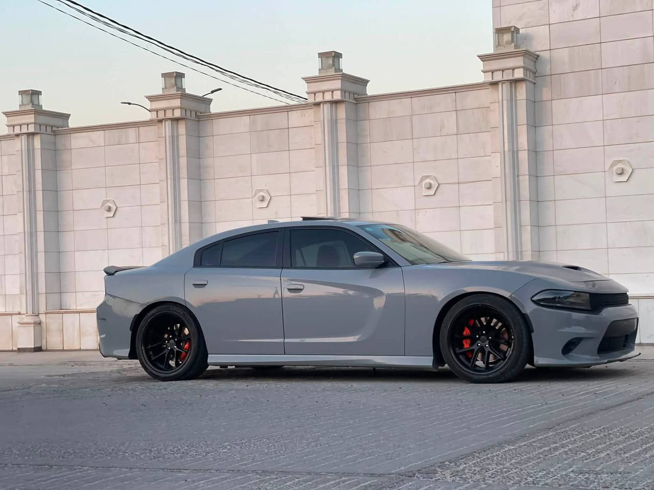 دوج جارجر سكات باك . Scat Pack
Dodge Charger (Scat Pack
الموديل :2021 
المحرك : SRT . V8 . 6.4L .
العداد : (56 ).
اللون :سمنتي سموك 
المواصفات فول (1/1) 
رقم بغداد تحويل نفس اليوم 
السعر 205 بيها مجال للشراي 
(السياره حادثه جاملغ وبنيد وبيها سونار )
العنوان النجف الاشرف قريه الغدير 
للاستفسار :  ***********
