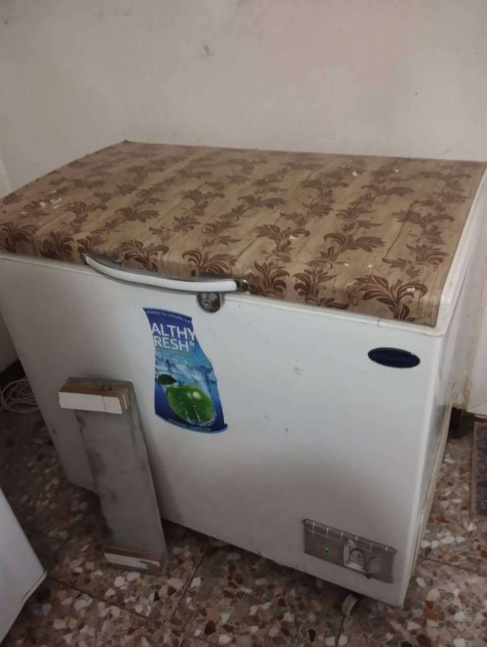 ثلاجه ومجمده شغلات سعرهم ثنييهم 380 ومولده أم ريمون كي 30 سعره مليونين وربع بيه مجال بس شراي رجاءن


**إذا كنت صاحب هذا الإعلان وتريد حذفه لأي سبب، رجاءا أرسل رسالة إلى الدعم الفني**