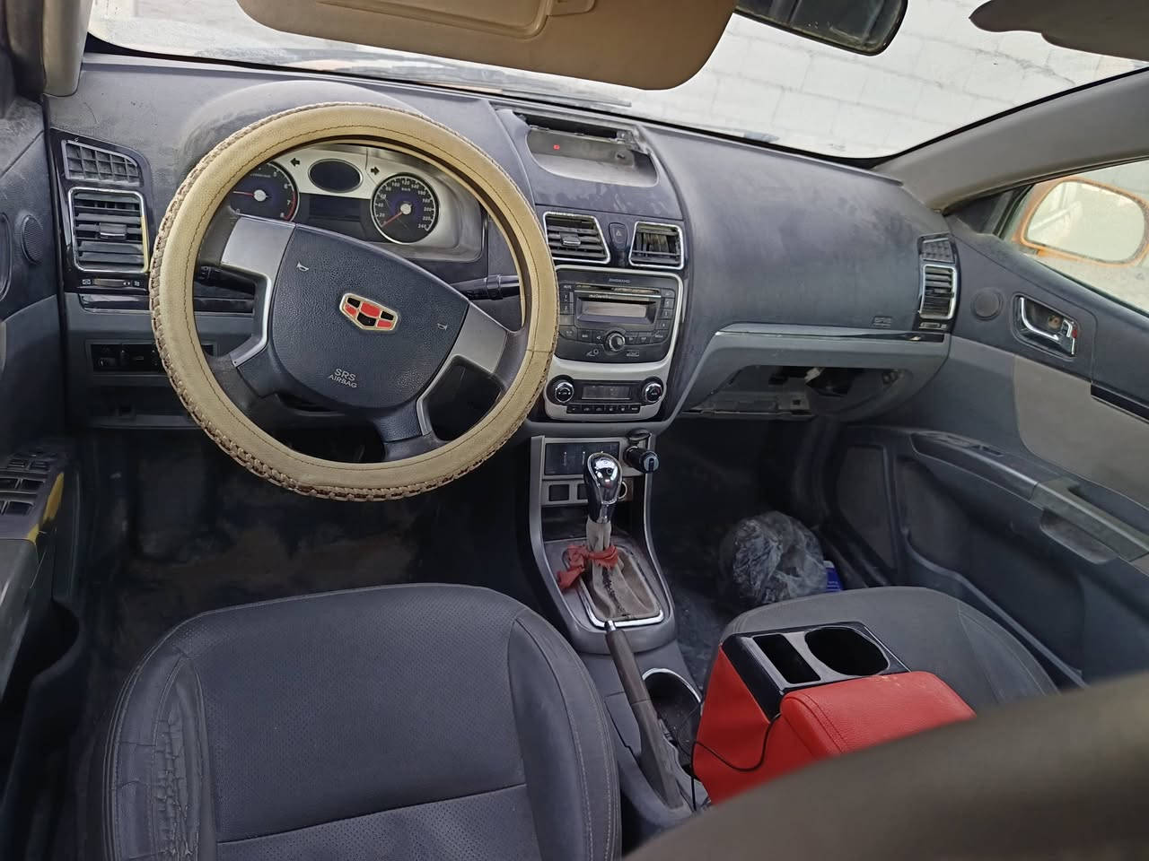 السلام عليكم جيلي ام كراند موديل 2013 رقم البصرة الماني السياره جاهزه محرك وكير جدد حداده جديده كهربائيات شغاله تخم تاير عوزه بس لكط خيسات السعر 14 وبيه مجال قليل لشراي مكان البصرة قضاء القرنه ***********
