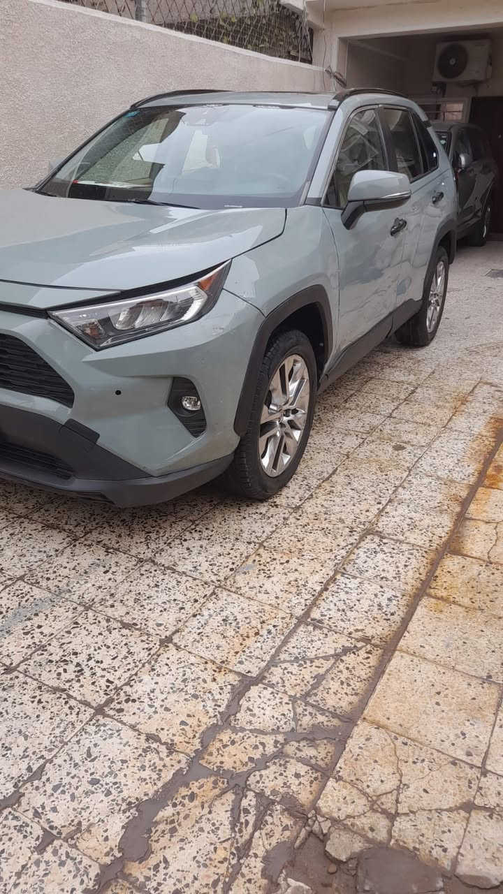 السلام عليكم ،للبيع تويوتا راڤ فور وارد امريكي موديل ٢٠٢١ رقم بغداد بأسمي رقم وسنوية وهزة وفحص كله جديد ماشية  72 الف فول واحد على واحد اعلى مواصفات بالراڤ فور حادثها جانبي بأمريكا چاملغ وهنا ٤ قطع صبغ بدون بچم + واحد كلير وصور حادث مال امريكا راح ارفقهن ويه المنشور ايرباك بردة والدرگة طاك السيارة كاملة مكملة ما ناقصها اي شي تايرات وباتري وصدر كله جديد + كير ومحرك مكفول والسعر المطلوب 170$ وبيها مجال العنوان بغداد حي جميلة وللاستفسار الاتصال على الرقم *********** وشكراً .
