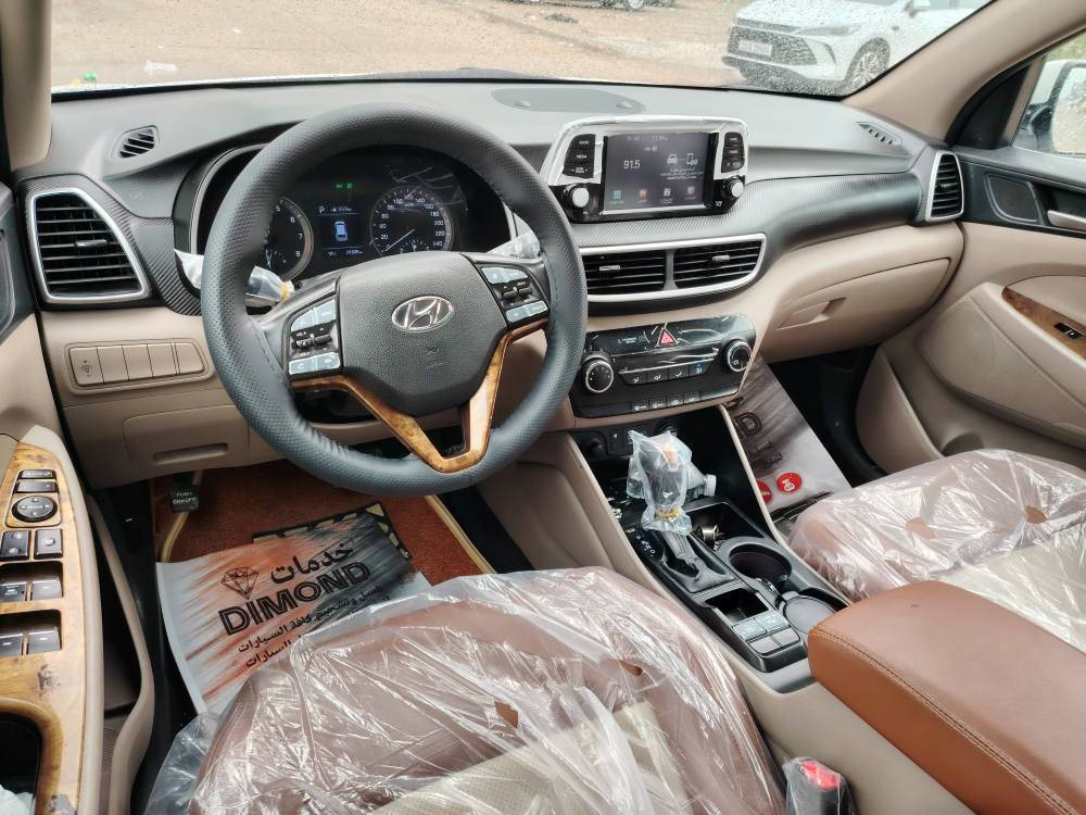 السلام عليكم..شركة الكاصد.. 
توسان 2020 خلجيه فول موصفات.. تجي هاند بريك بل الرجل.. 
بدون فتحه...
كفاله من الصبغ والتبديل الطخات..
محرك 2000 دوش..ماشيه    39 الف تراي مال زيرووو.. 
البجم 5 عدسات وعدسه دواره.. 
بصمه... تشغيل..
مري شفط وترحيب..
شاشه وكامره دواره..
حساس خلفي امامي.. 
دكمة مود درايف..
خمسه ويل كب.. 
سبير منازل.. 
تبريد خلفي امامي.. 
تبريد جكمچه.. 
الكشنات كهرباء2 وجلد لونين بقلاوه.. 
السياره كفاله عامه حتى الدعاميات كفاله.. 
باسمي شخصيآ.. 
محرك وكير وتبريد كله شركه برغي ممفتوح بيها.. حتى مي الشركه بيه  ماكو سياره جديده وبل العافيه عل الياخذها 
مكاني بغداد الكرخ حي الجهاد ..
هذه رقمي ***********
للبيع غاز والي يدور جديد خل يتصل ويدلل بغداد, العراق
