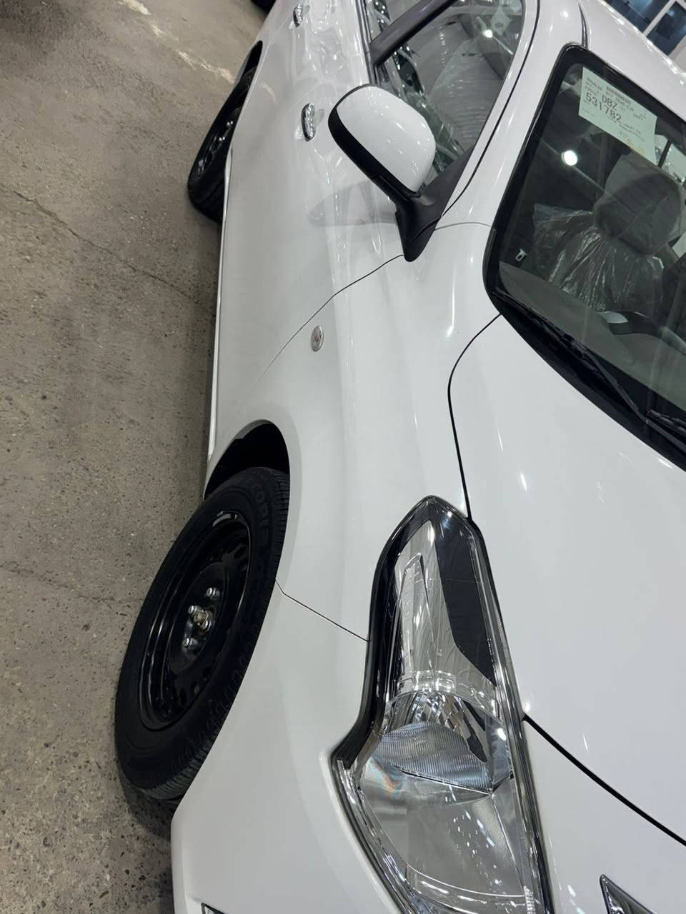 السلام عليكم نيسان صني موديل 24 ضمان شركة السور السيارة ماشية 16 الف للتواصل أو الاستفسار ***********
