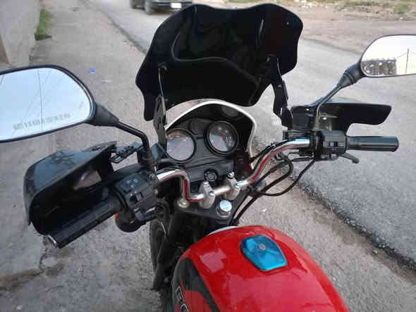 سلام عليكم 
من رخصة الادمن
بوكسر جبلي 
موديل.2022
الدراجة شغالة وخير من الله 
نقصها سلف + صفاحية جهة وحدة 
(ملاحظة)
مكينة مجفتة تجفيت درجة اولى 
كهربائيات كلها شغالة 
سعر 900 وبيها مجال 
مكاني بغداد ناحية الرشيد 
*********** متواجد واتساب
