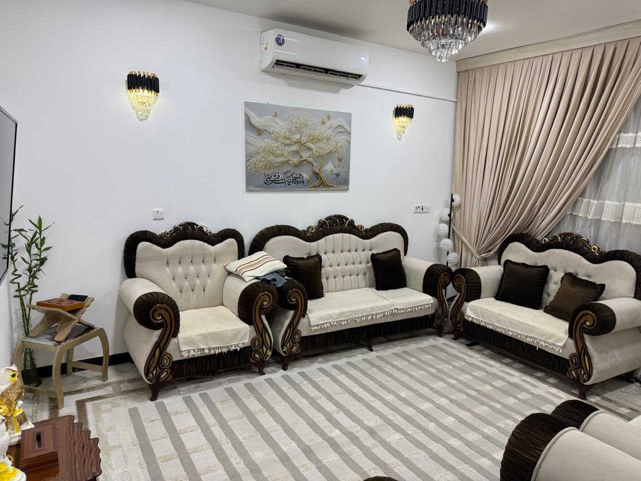 السلام عليكم
دار للبيع بناء حديث طابوك  مساحه 100 متر سند 25 ملك زراعي (ملك شخصي)  البيت مدخلين مطبخ واستقبال طابقين 3 غرف نوم مع الملحقات شارعه تبليط 
كميره /شارع ابو كفه 
***********
