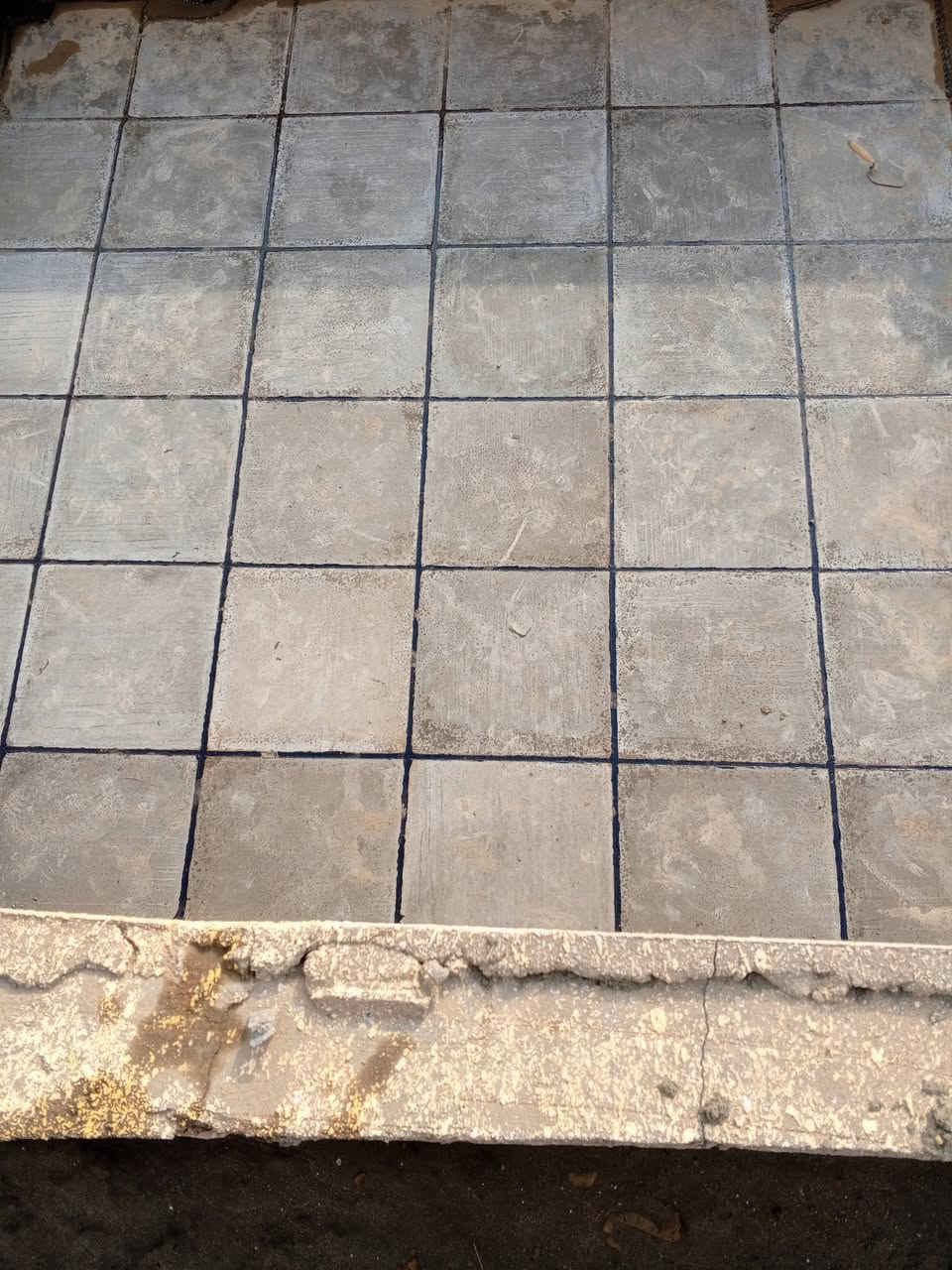 تم بعون الله تعالى إنجاز بيت الدكتور عزيز طبيك شتايكر بإشراف كادر عمل البعساف  الإستفسار على الرقم ***********
