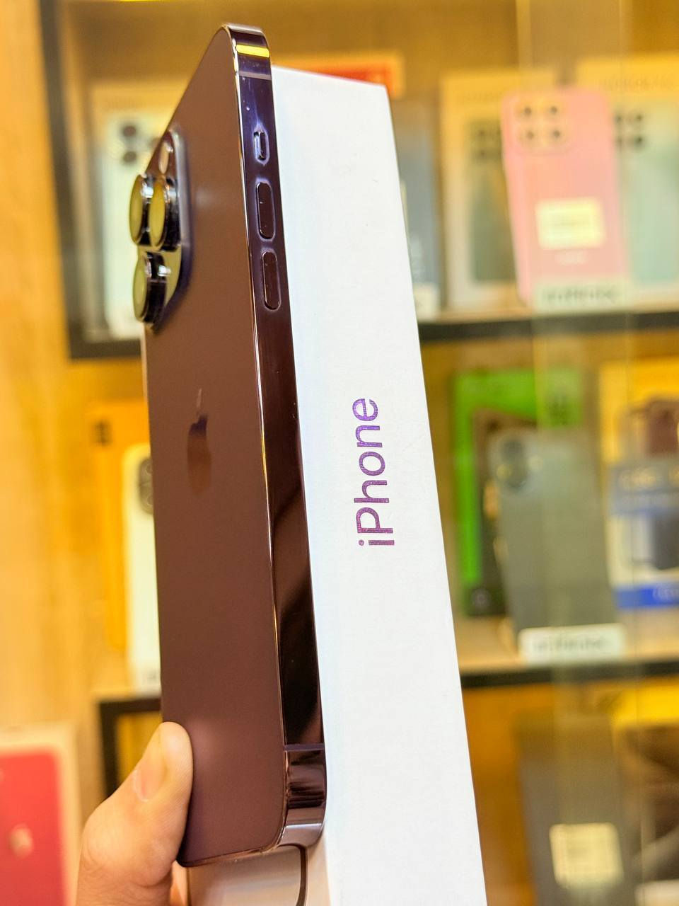 🌙🌙 عروض شهر رمضان  🌙🌙
ايفون 14 بروماكس ذاكره 256 بطاريه 92  لون مميز نضافه 100‎%‎ ايسم حاله حال الجديد  ممبدل بي شي وتر بروف عل حاسبه كله نورمل وبي ضمان 5 ايام فحص واستخدام  مكاني بغداد البياع شارع 13 مركز الريس للموبايل 
السعر 750الف    
***********
