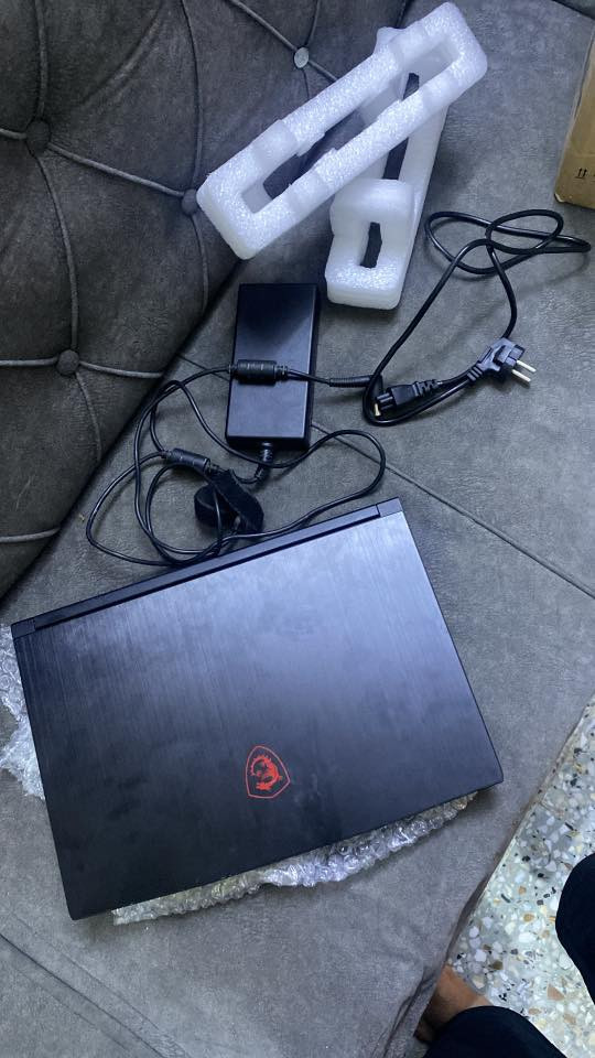 السلام عليكم
لابتوب كيمنك للبيع
لابتوب MSI GF63 Thin (جيل العاشر) للبيع المعالج core i5 -10500H (الجيل عاشر)
الرام (ddr4) حجم 16GB قابل للتطوير
الهارد (Ssd) يحتوي على هارد حجم ssd m.2 512 اللي يعتبر من اسرع انواع الهاردات
كرت الشاشة الخارجي (Nvidia Geforce GTx1650 ) حجم 4
كيكا
الشاشه حجم 15.6 انج ضد التوهج والانعكاس
نظافة تصل الى %97
باتري ليثيوم 6 خلايا شحن سريع 135 واط وشاحنته الاصليه كيبورد ضوئي لون احمر ليزري وبيهه منفذ تايب سي ورام وسيم كرت وكامره دقة 1080 الحاسبه مستخدمه شي قليل شخط واحد مابيه
بطارية 5 ساعات أو اكثر وحسب الاستخدام
بطارية قوية
وزن الابتوب خفيف ومناسب للتنقل +
هدية
(ماوس+شاحنة اصلية 135W شحن سريع)
600الف
*********** واتساب
