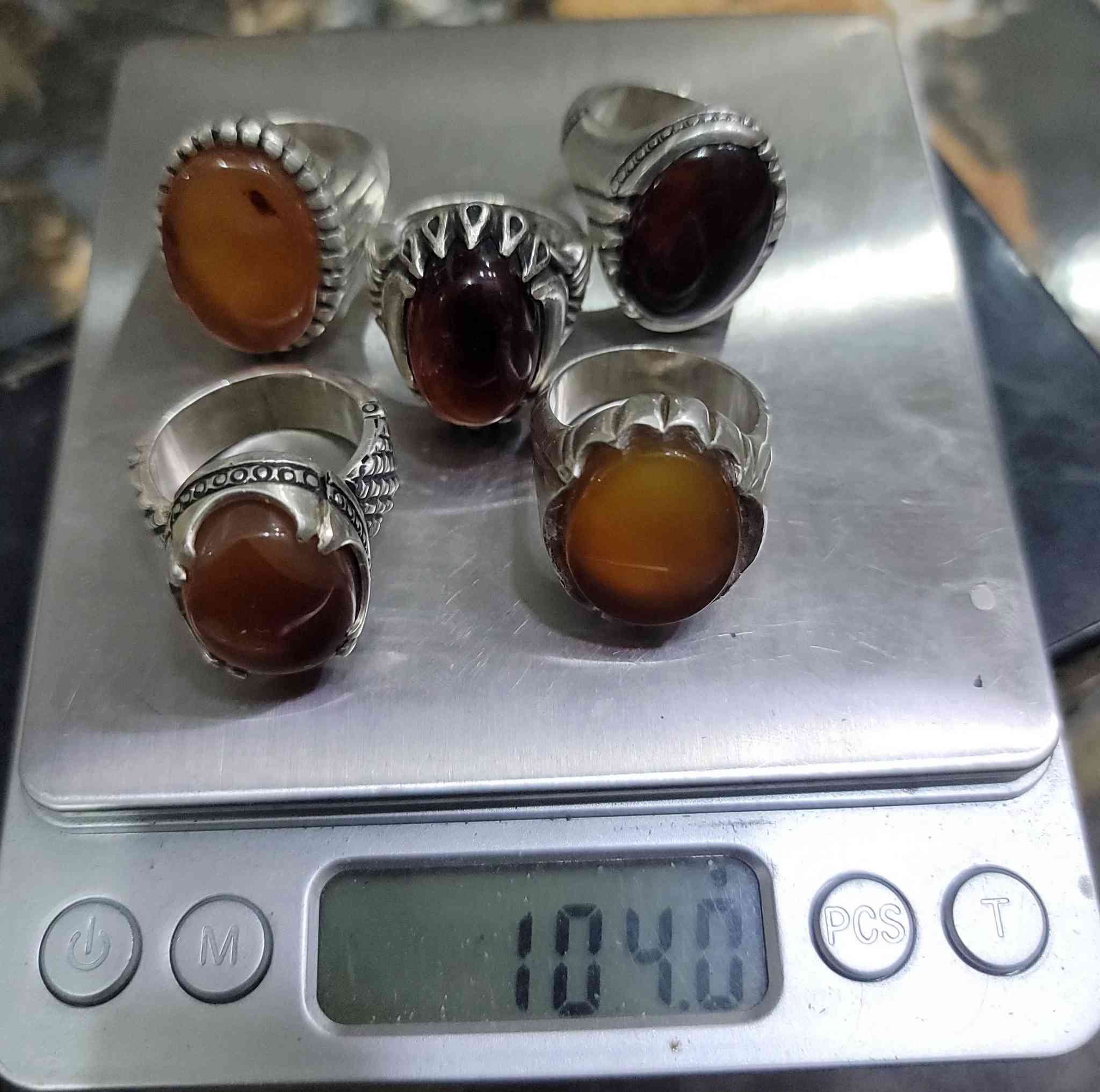 السلام عليكم للبيع 5خواتم عقيق يماني بصياغه ثقيله البحرين
مكاني بغداد البلديات
***********
