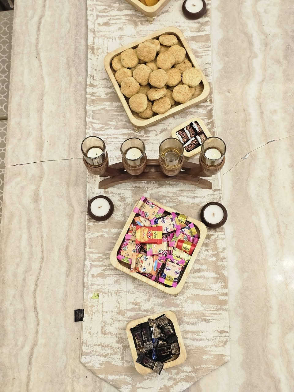 مقدمه خشب متكونه من ٥ قطع 
السعر 15,000 الف 
الديوانيه حي المعلمين مقابل مطعم بيت القيمه 
متوفر خدمه توصيل الى جميع محافظات العراق


**إذا كنت صاحب هذا الإعلان وتريد حذفه لأي سبب، رجاءا أرسل رسالة إلى الدعم الفني**