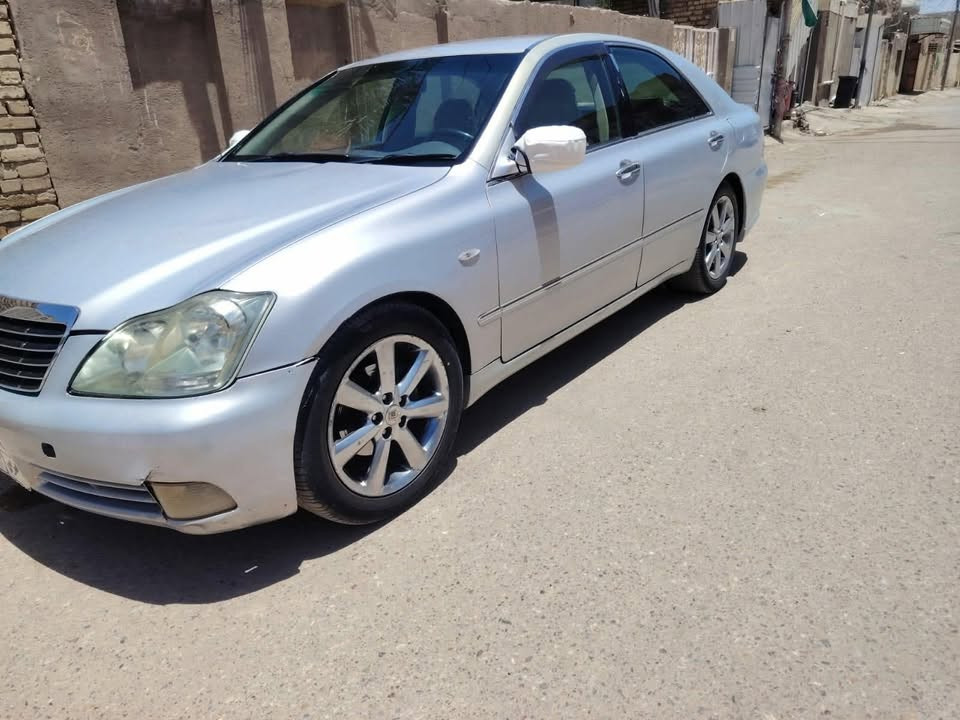 سياره للبيع شاهينه أدوات كصه جنطه السعر ٣٢ وبيه مجال العماره رقم التلفون ***********  دكمتين
