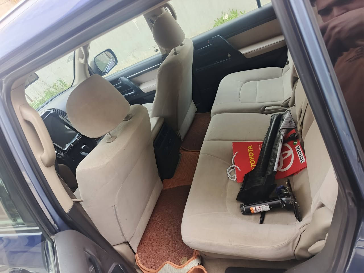 لاندكروز 2009محدث21 لون مميز صبغ عام نفس الون بلادي دواخل بدون صبغ بدون ضرر بدون دواخل شرط
محرك 8سلندر فول مواصفات رقم بغداد مشروع وطني جاهزة السيارة شرط سونار مكفولة من ضرر ***********
