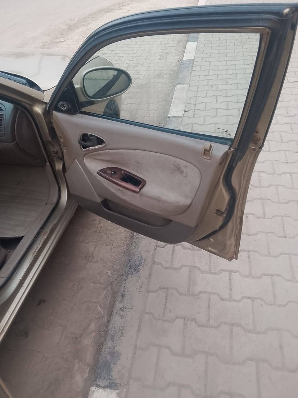 السلام عليكم دايو نوبره مديل ٢٠٠ رقم بغداد سنويه بعد شهرين تصقط مكينه كير  كورله حداديه نص عمر الكشر شوف العين  السعر ٣٥  وبيه مجال مكان السياره نجف ***********
