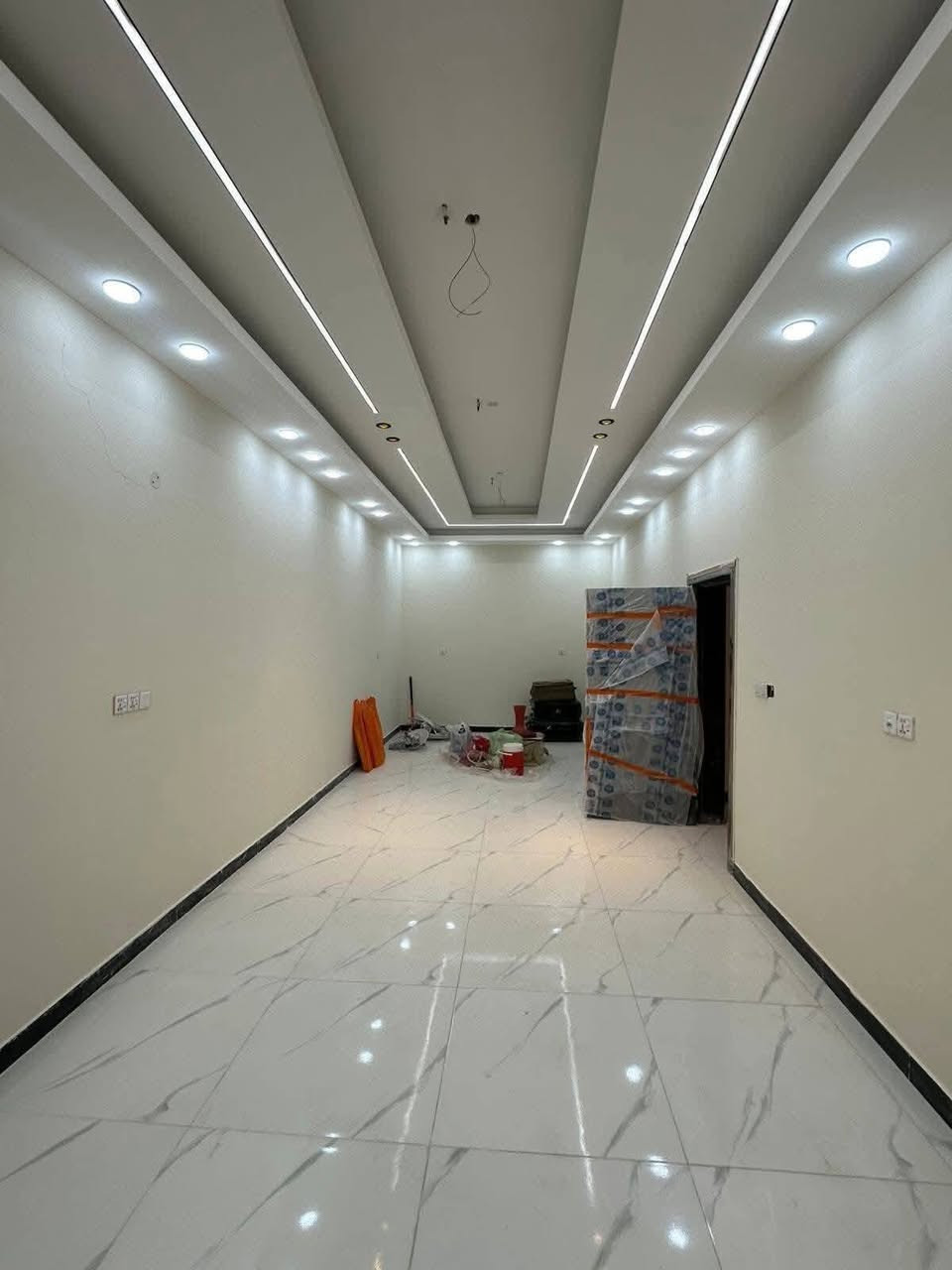 (( صباغ بيوت )) شغل نظيف ودقه بالعمل
((  بيتك ويانه غير )) 
مستعدون لصبغ  الدور  و تصليح الجدران معالجه الرطوبه صبغ بنايات  صبغ مدارس صبغ فنادق ماعليك الاتصال برقم *********** بي واتساب 
برقم *********** بي واتساب//***********
