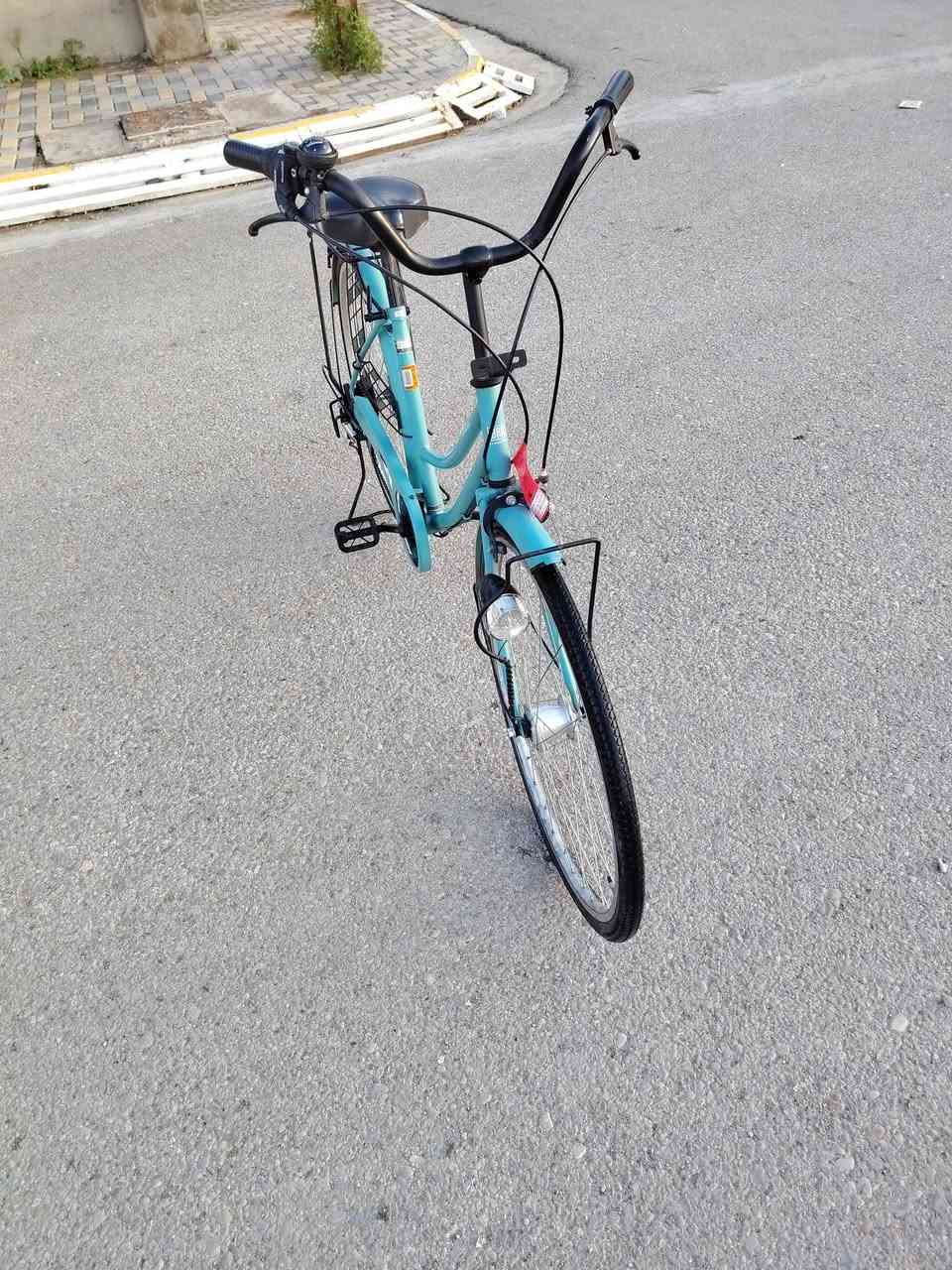 السلام عليكم بايسكل بناتي حجم ٢٦ گير وحساس حاويه باله موديل ٢٢ للبيع نضافه 100 /100 الشرايه يتصل عله رقم ***********8
