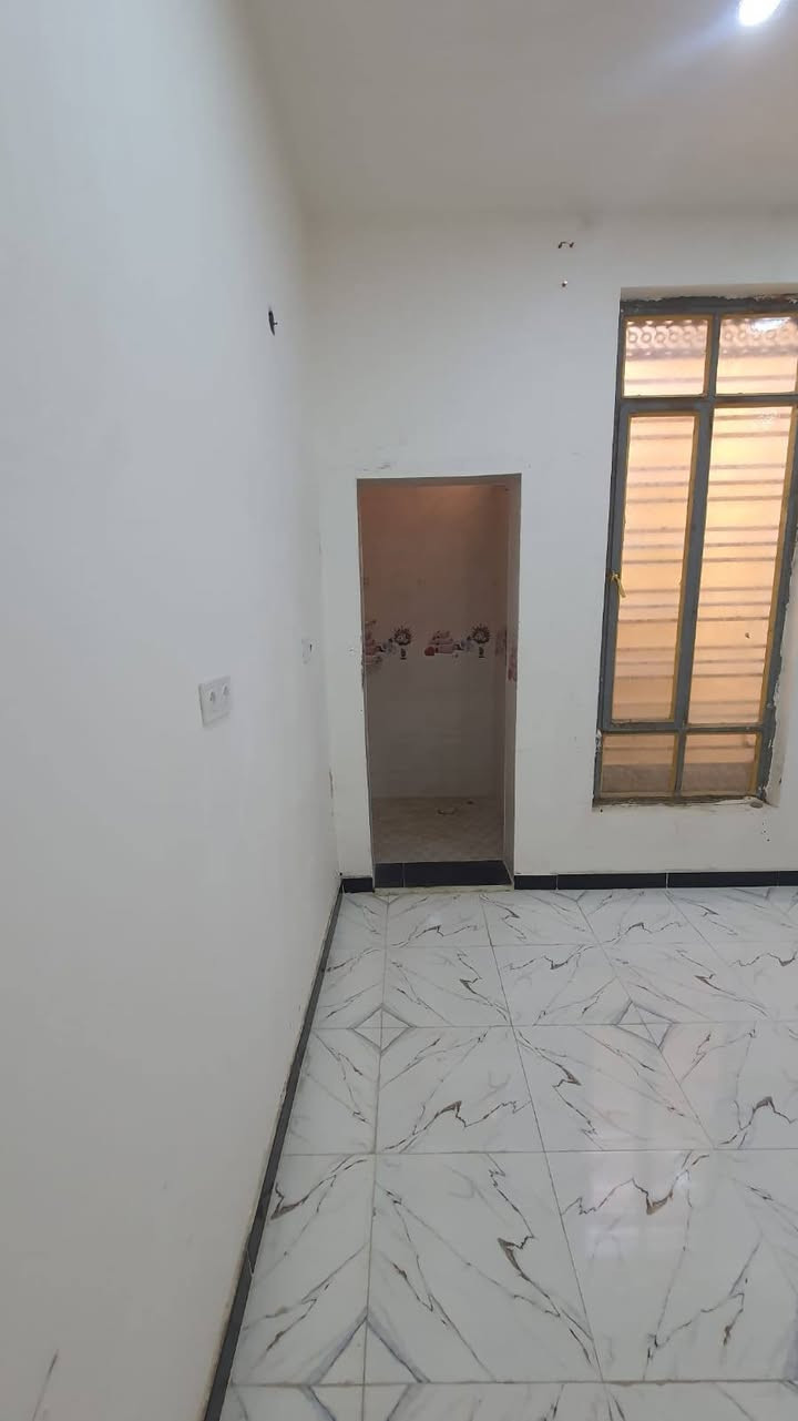 بيت بحجي حسن المسيجه طابقين 5 غرف نوم 4 نظام سويت مطابخ عدد 2 حار وبارد حمامات رئيسيه عدد 2  تواليت شرقي عدد 2 تواليت غربي عدد 2 حمام تواليت خارجي مقطوره عدد 2 منور عدد 2 معزول  .الماء الطابق الارضي عن الطابق الثاني بيتونه كبيره.المساحه 200 متر الاستفسار على الرقم *********** .او على الخاص @
