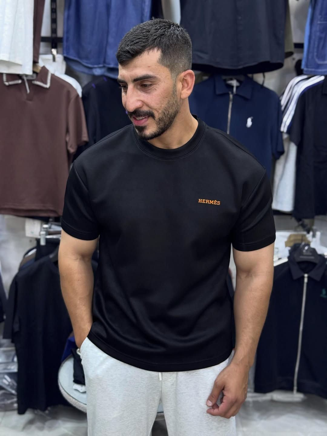 اسحب لليسار 4 لون 
خامه قطن سفنجي (غسل ولبس) 
M l xl xxl xxxl


**إذا كنت صاحب هذا الإعلان وتريد حذفه لأي سبب، رجاءا أرسل رسالة إلى الدعم الفني**