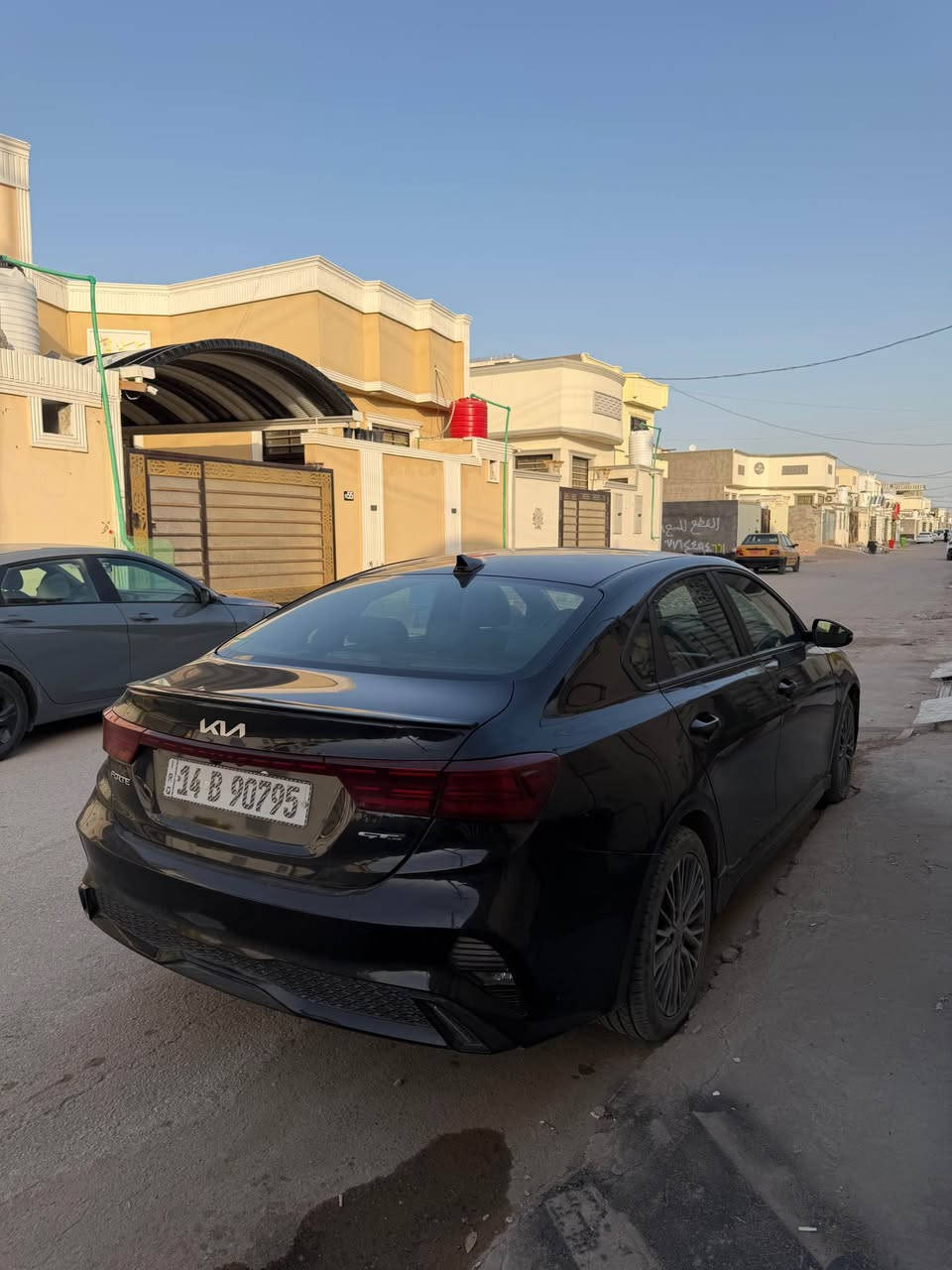 فورتي موديل 24 جيتي لاين معوقين بصرة فول محركها ٢٠٠٠ دوش ماشيها ٦٠ الف ضررها جاملغ وباب باقي كفاله سعرها ١٣٩ 
*********** البصرة, العراق
