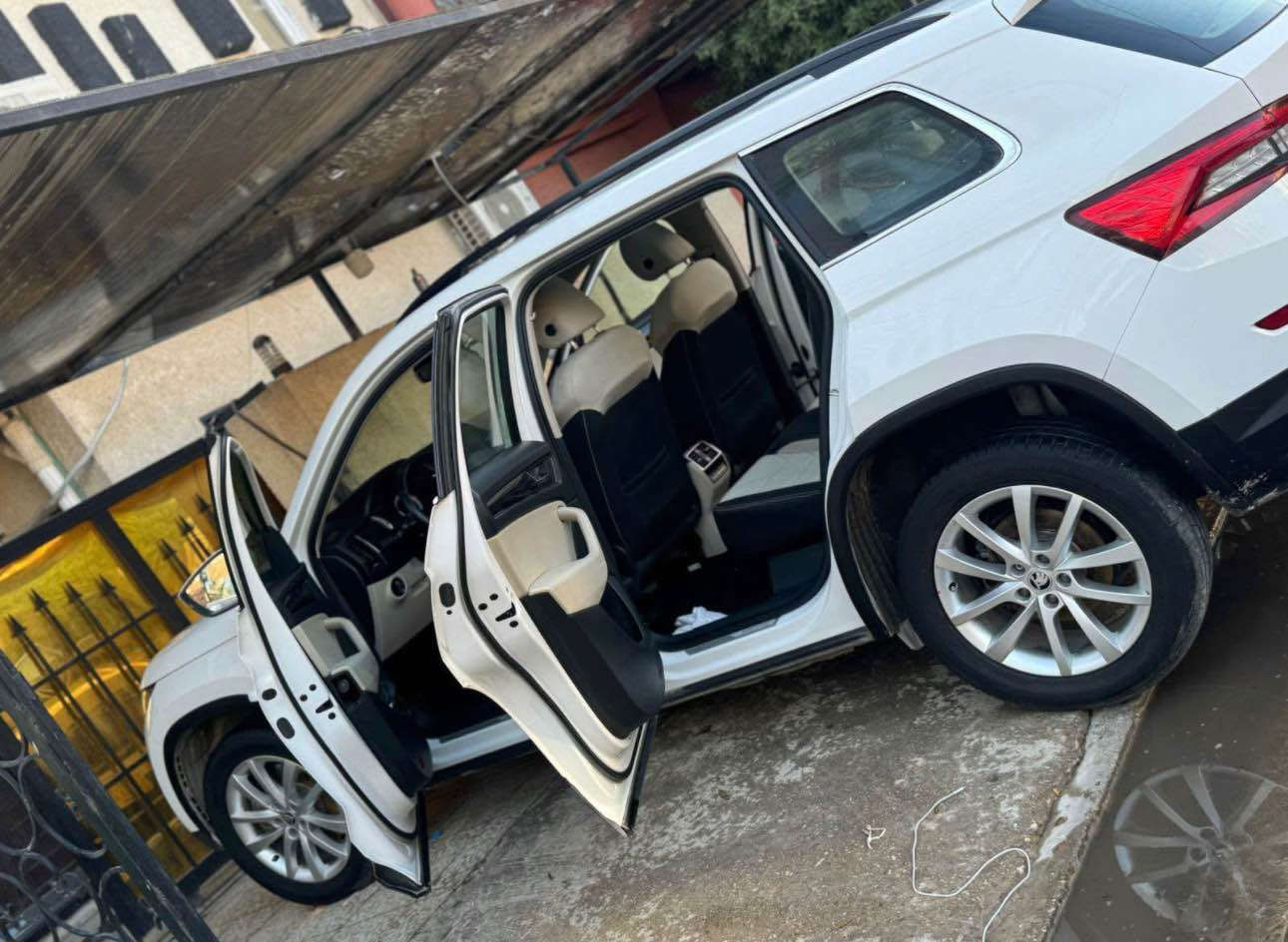 كودياك 2020 رقم بغداد ابيض 
محرك 2000 تيربو 
الكير سبع نمر 
دبل كلج
بنوراما
كشن كهربائي
شاشه كار بلي
رادار امامي خلفي 
كامرا خلفيه ثلاثية المنظور
قطعتين تبريد 
سبعه راكب
لايت زنون
حادث تخريب شخط ناعم بوب وبنيد وجاملغات
باب الصدر بارد خفيف
تصليح وادامة عند الوكالة فقط
ماشيه 138 الف كيلو
مكان بغداد
السعر 145 
*********** واتس بغداد, العراق
